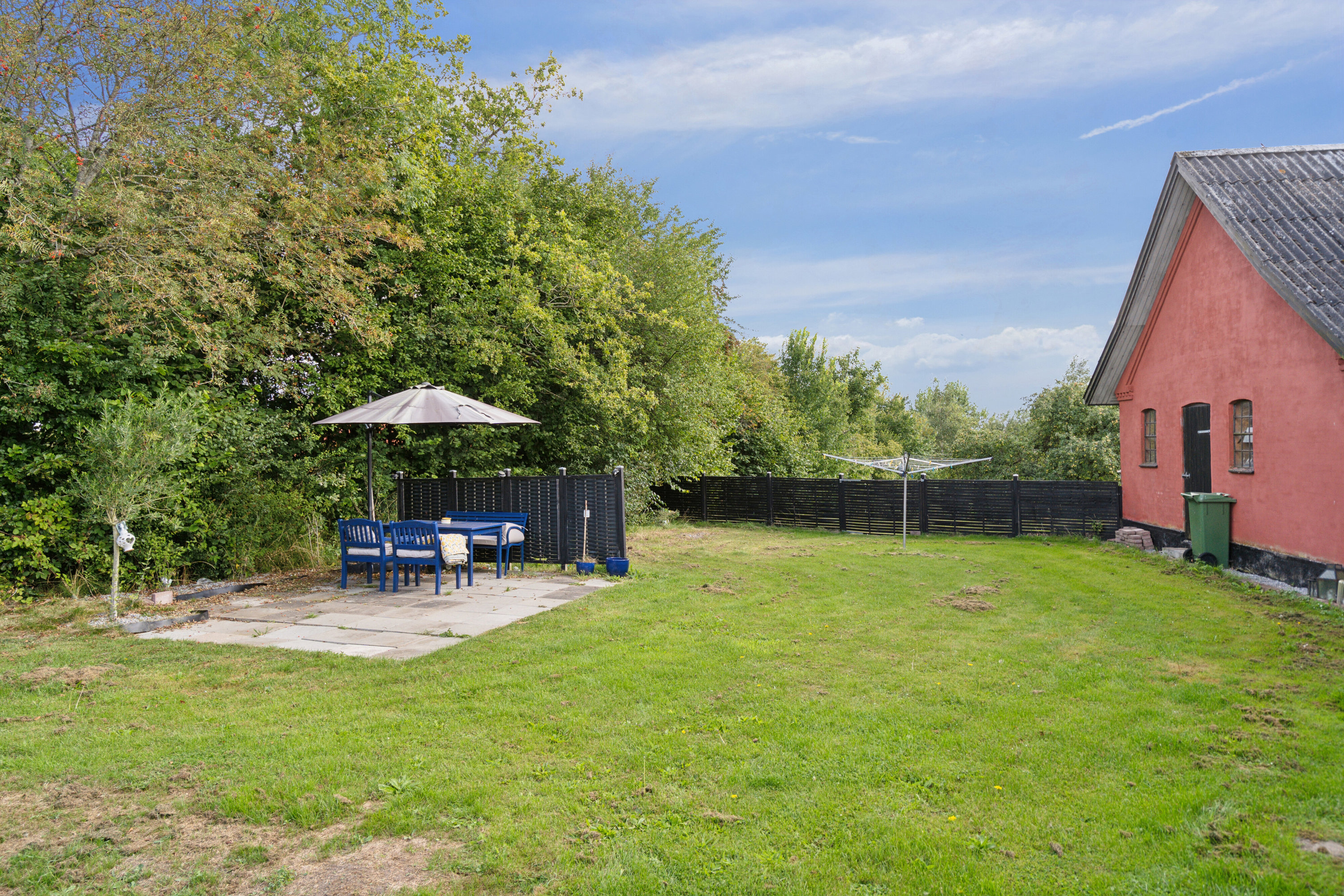 Fremhævet set fra haven billede i fuldskærmstilstand. Billede af Odensevej 38, 5853 Ørbæk