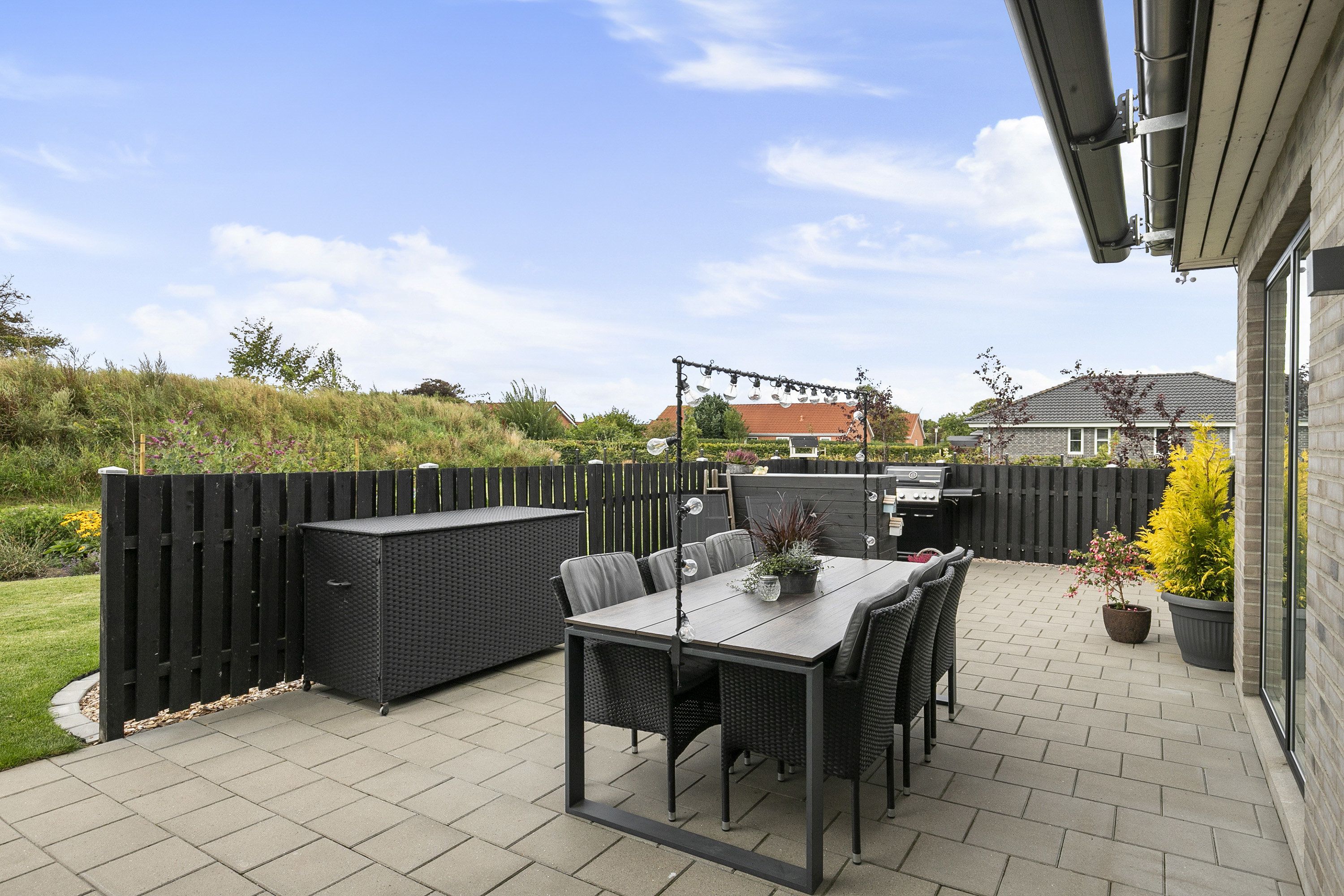 Fremhævet terrasse billede i fuldskærmstilstand. Billede af Gartnervænget 32, 9760 Vrå