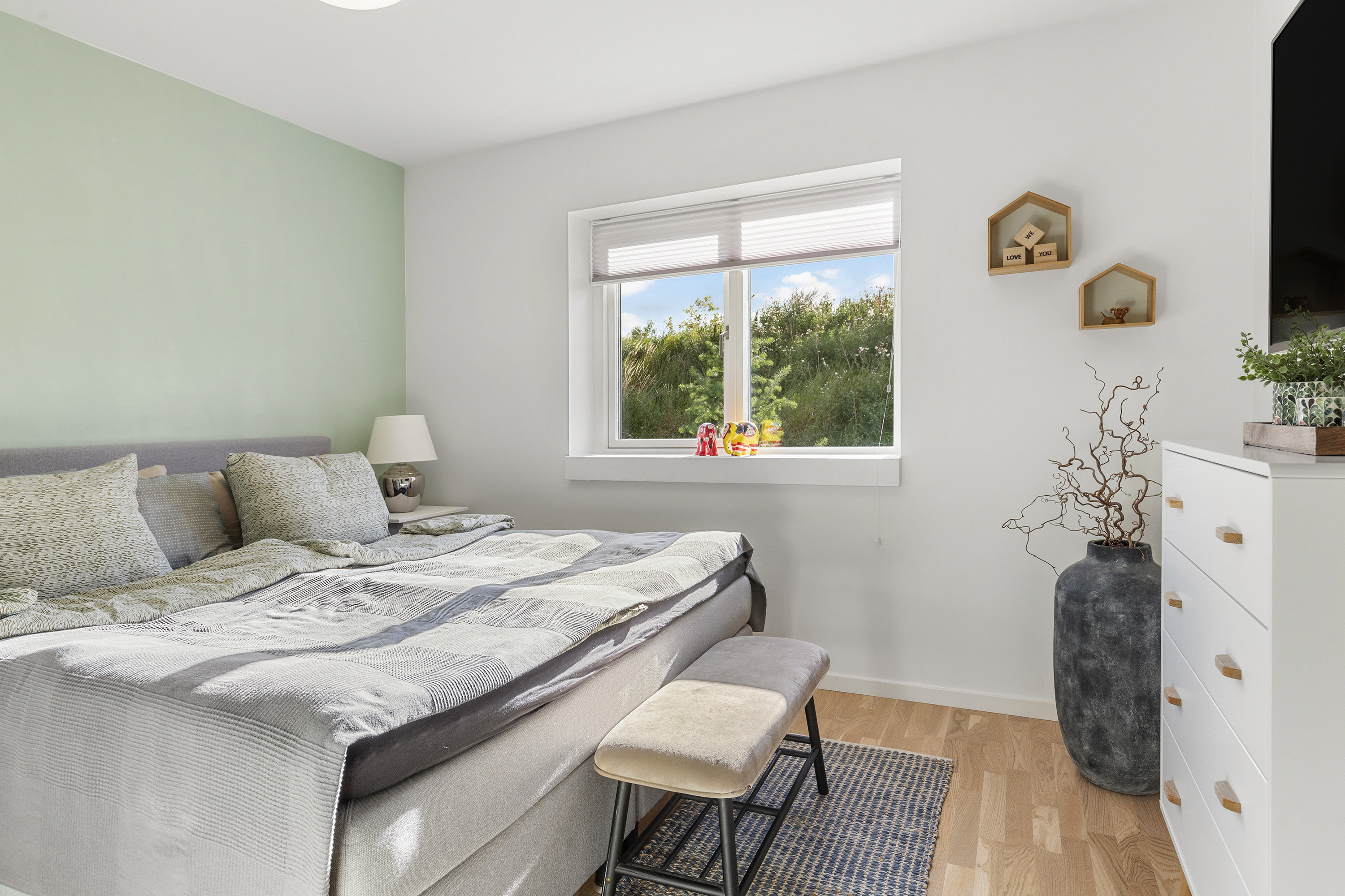 Fremhævet værelse billede i fuldskærmstilstand. Billede af Gartnervænget 32, 9760 Vrå