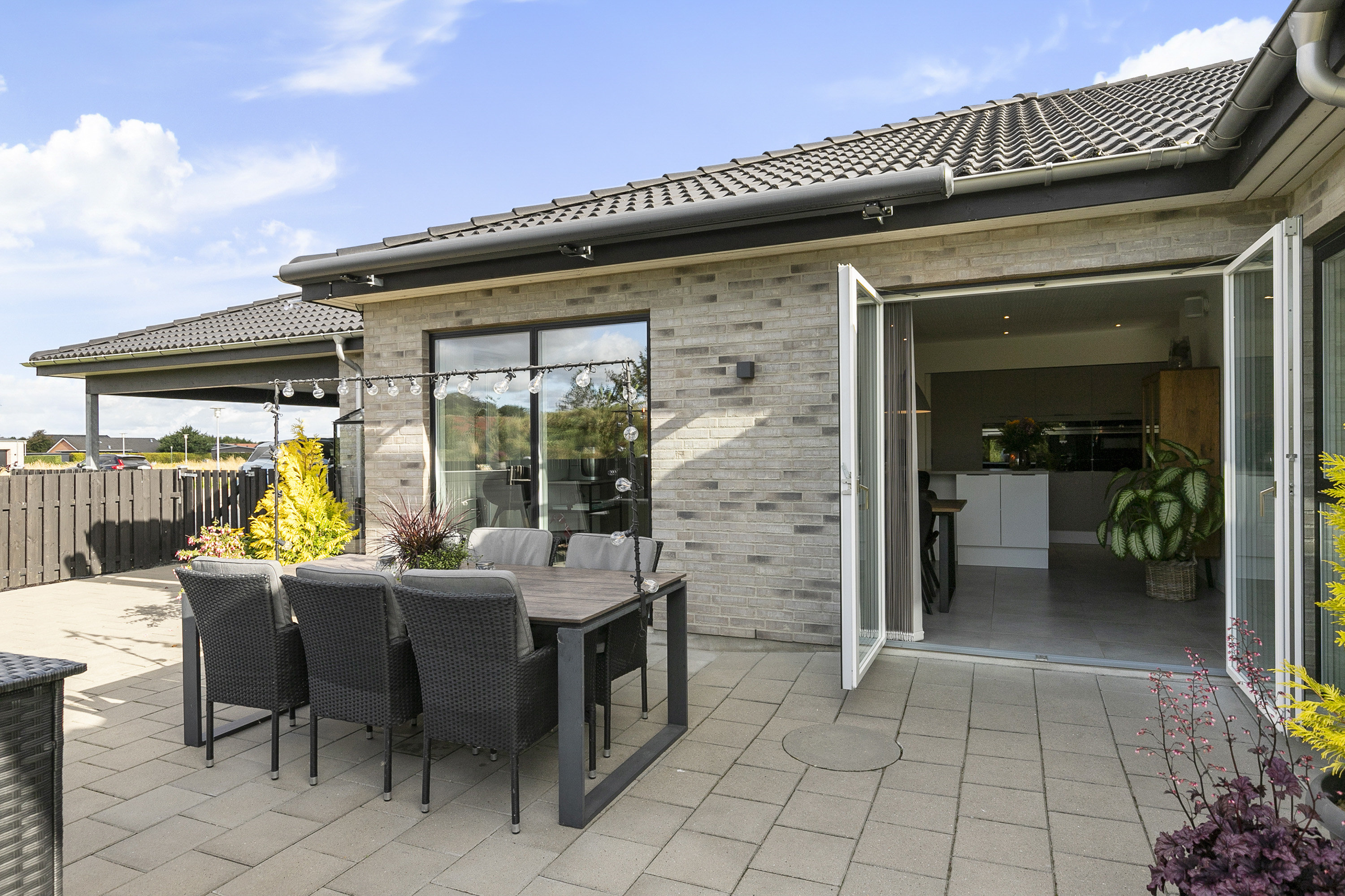 Fremhævet terrasse billede i fuldskærmstilstand. Billede af Gartnervænget 32, 9760 Vrå