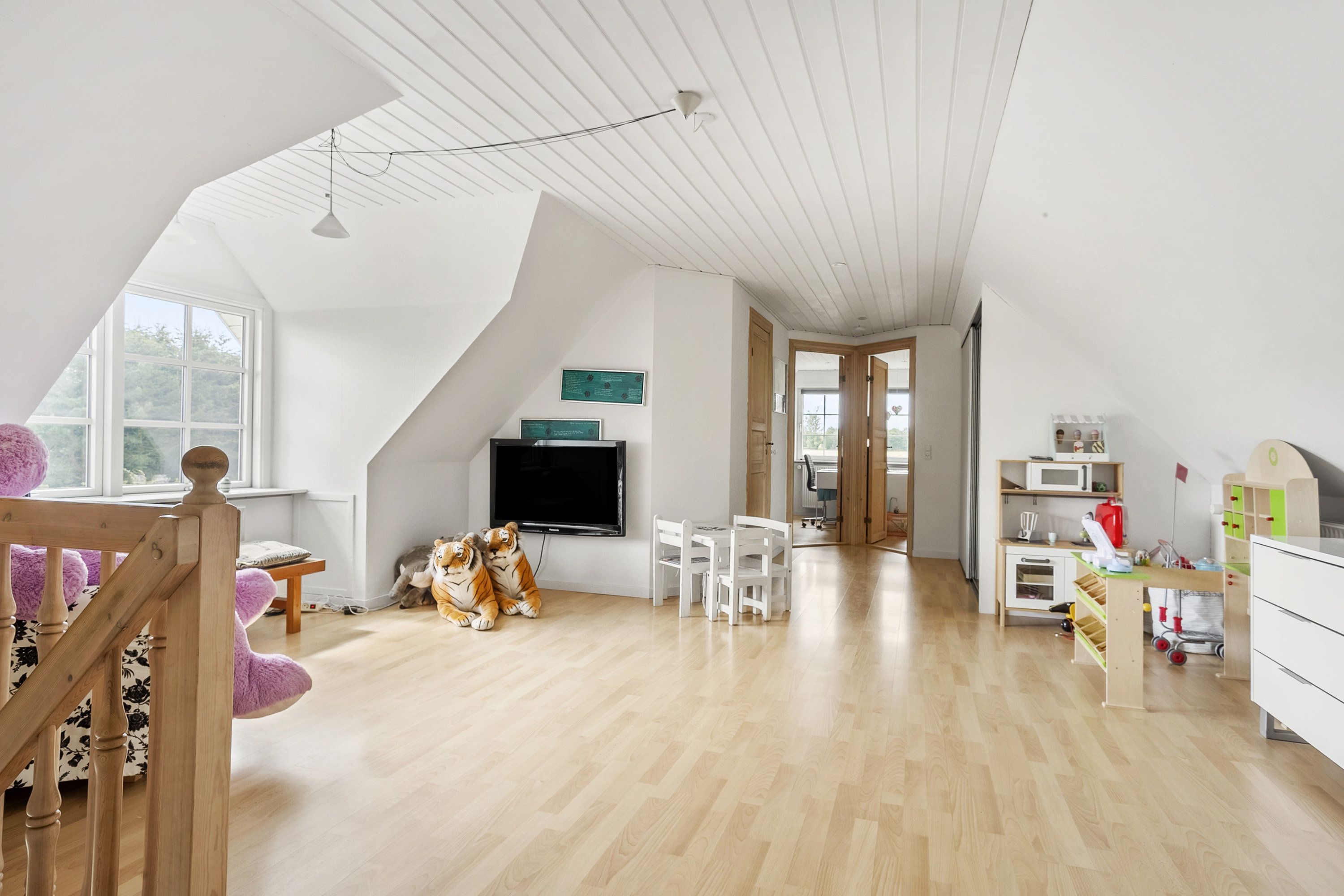 Fremhævet stue billede i fuldskærmstilstand. Billede af Læborg Kirkevej 22, Nyby, 6600 Vejen