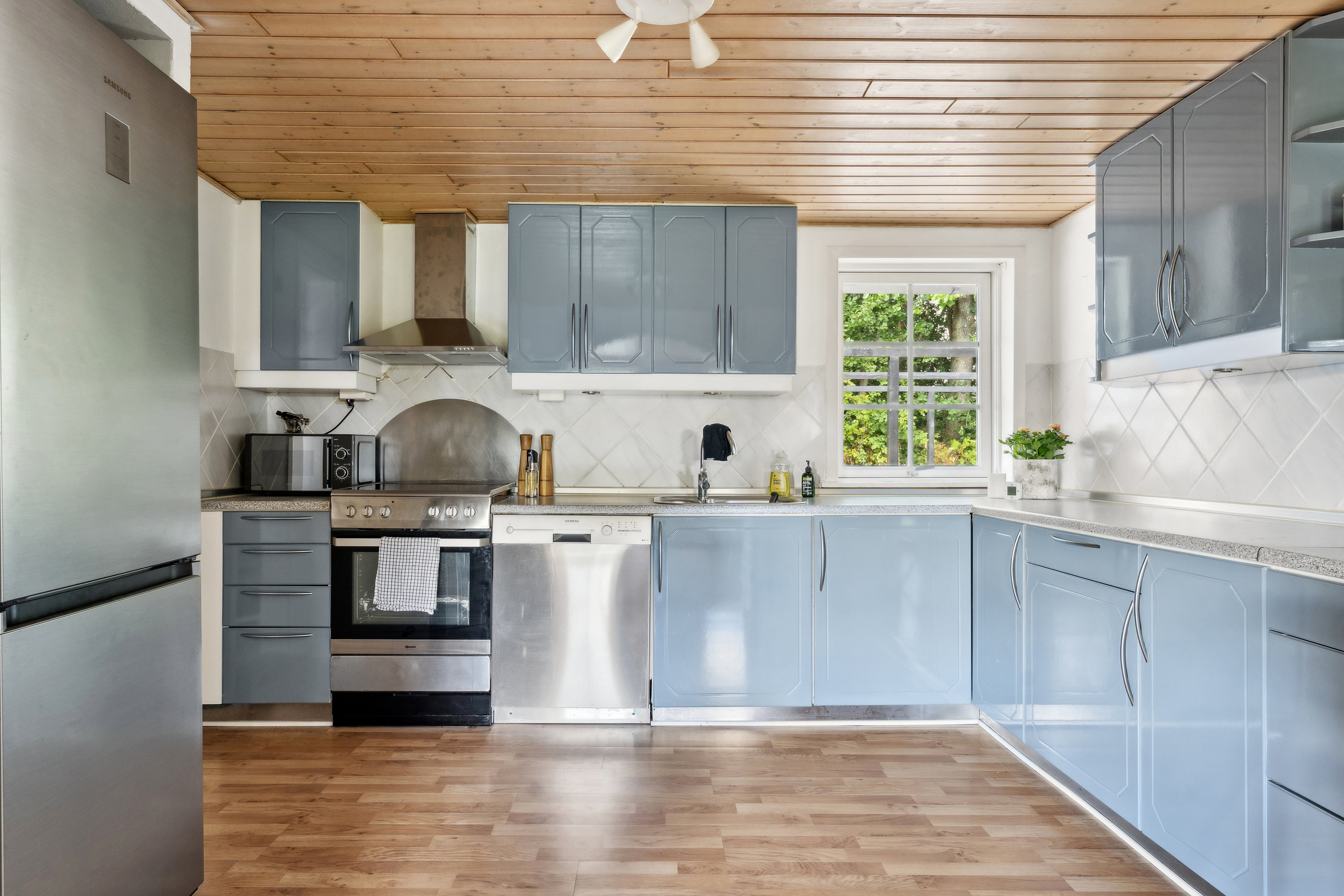 Fremhævet køkken billede i fuldskærmstilstand. Billede af Gravene 1, 8981 Spentrup