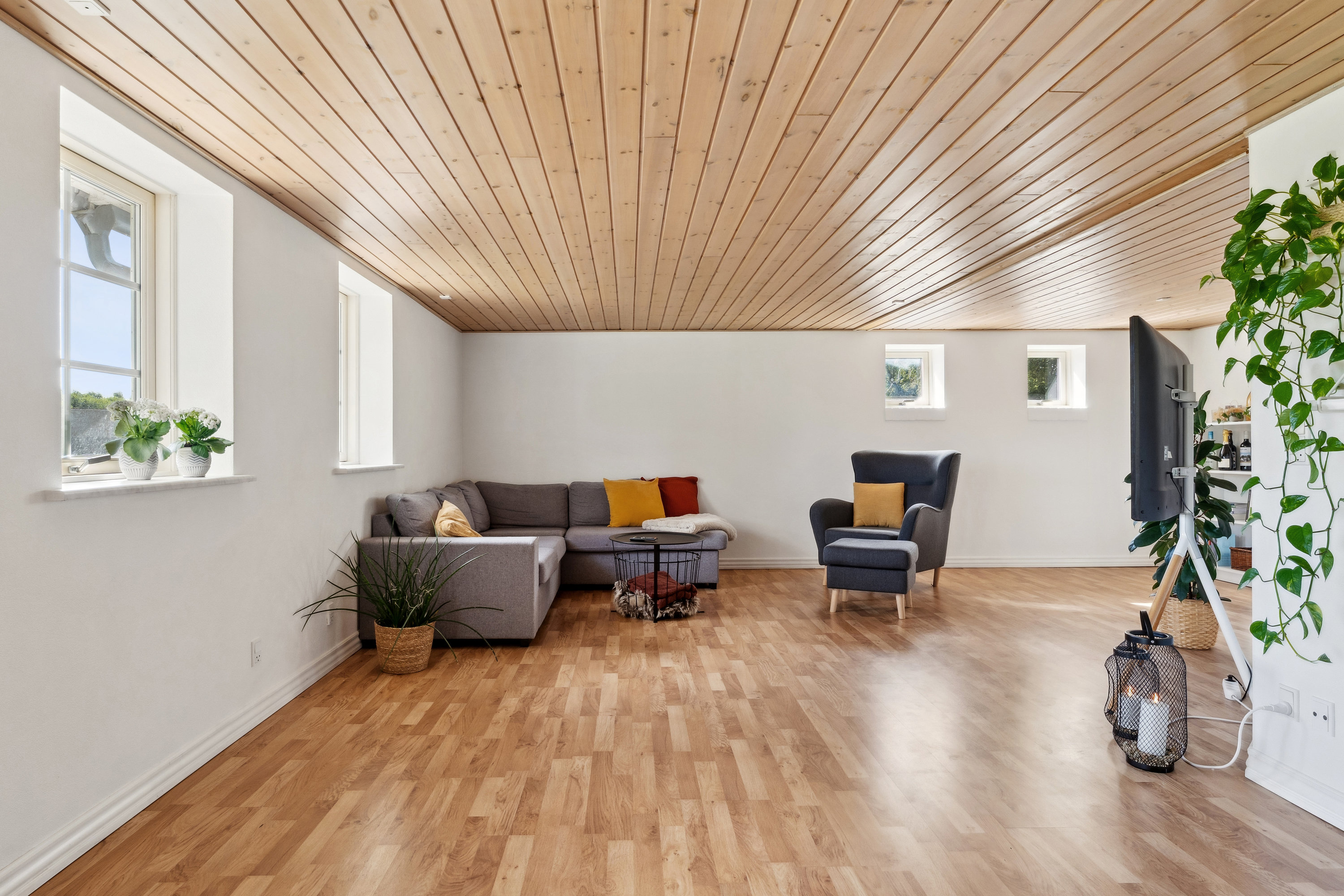 Fremhævet stue billede i fuldskærmstilstand. Billede af Gravene 1, 8981 Spentrup