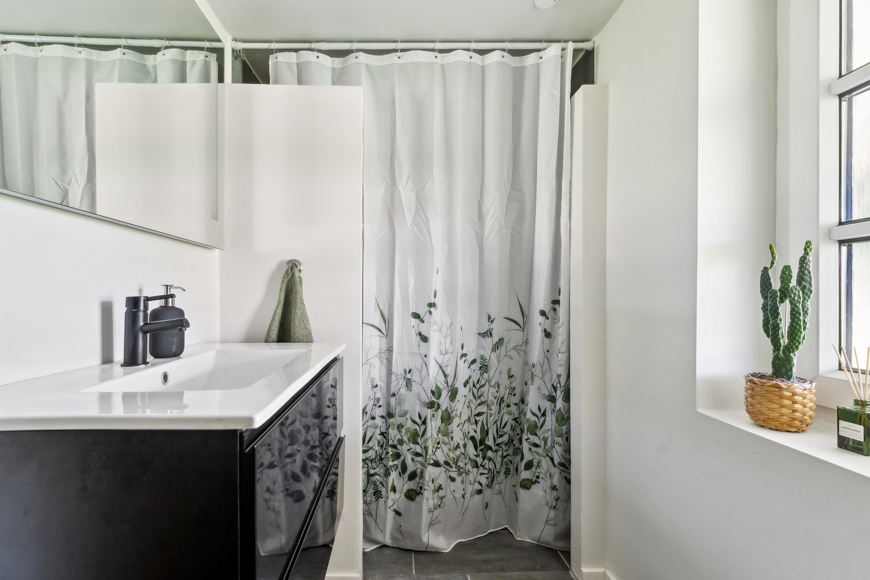 Fremhævet badeværelse billede i fuldskærmstilstand. Billede af Gravene 1, 8981 Spentrup