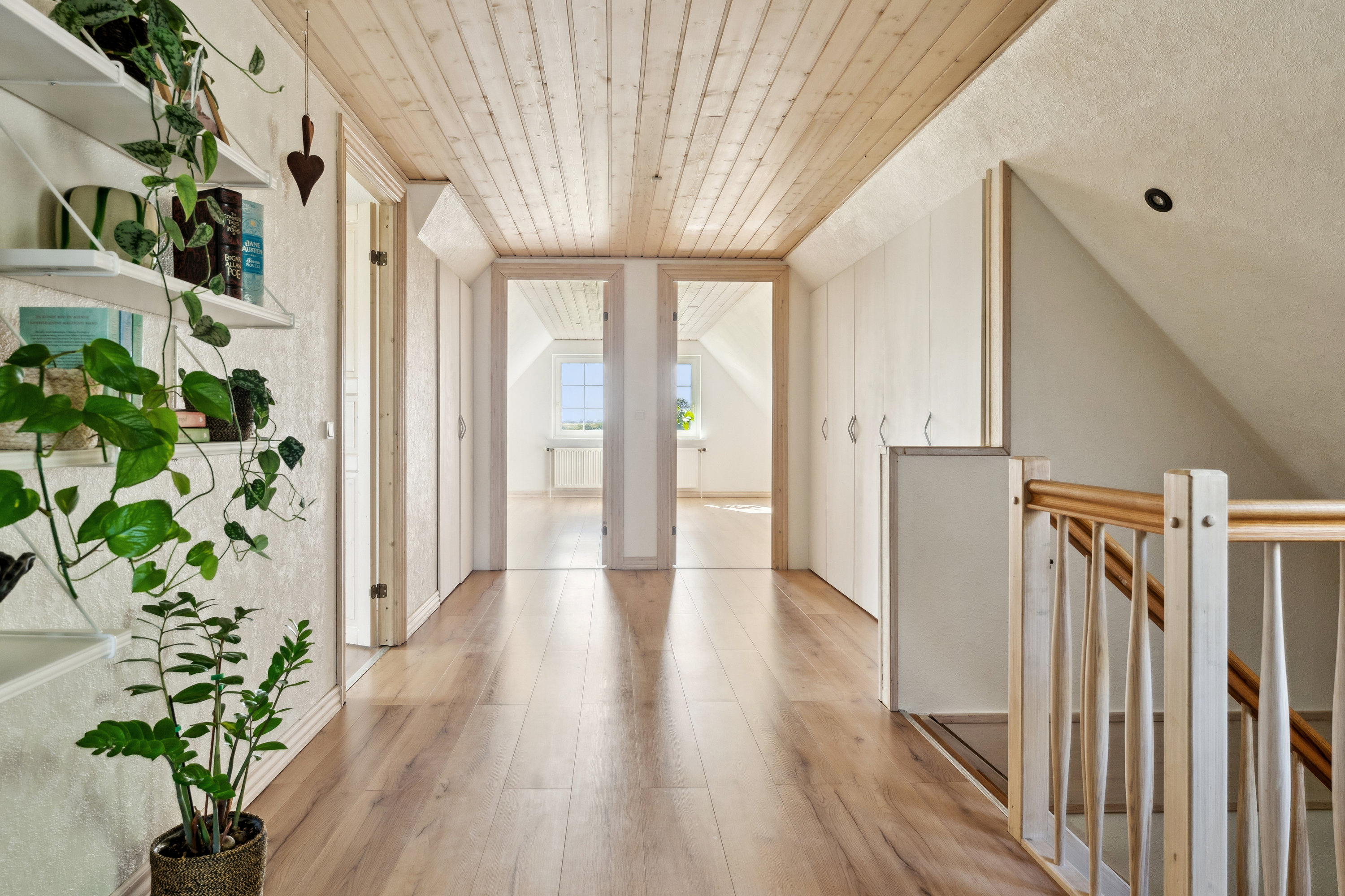 Fremhævet gang billede i fuldskærmstilstand. Billede af Gravene 1, 8981 Spentrup