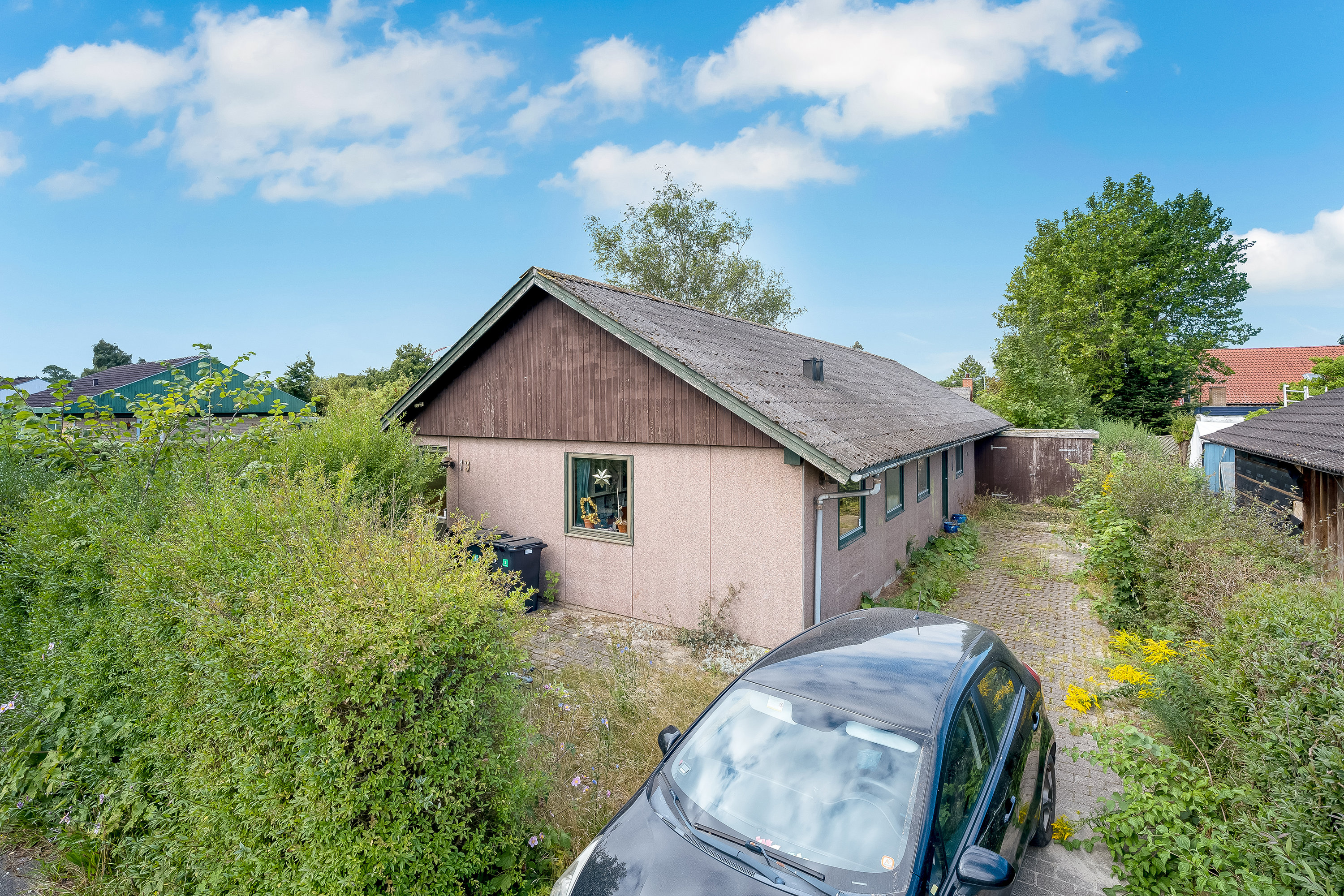 Fremhævet facade billede i fuldskærmstilstand. Billede af Egevej 13, 4920 Søllested