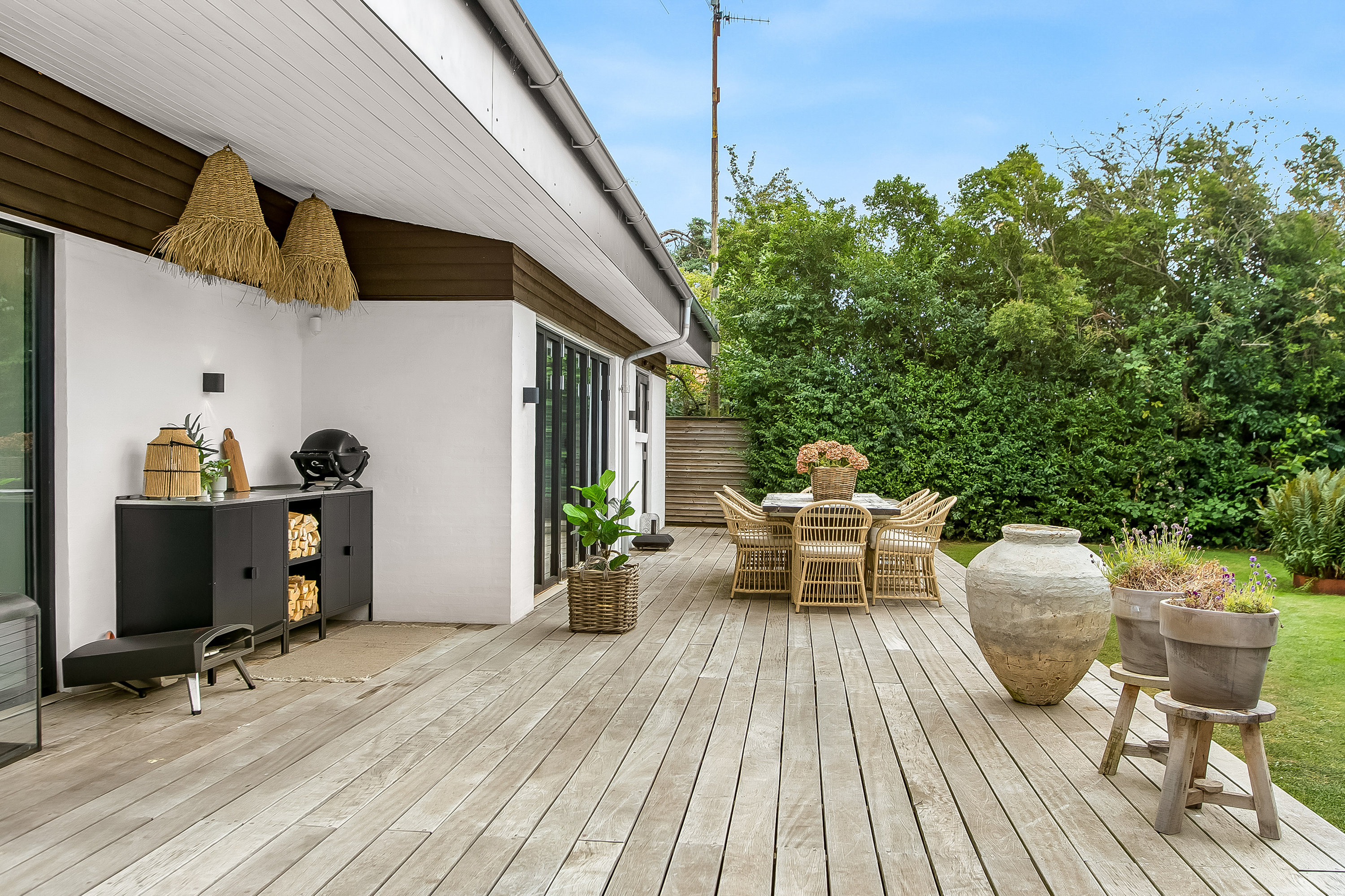 Fremhævet terrasse billede i fuldskærmstilstand. Billede af Viggo Andersensvej 5, Høll, 7080 Børkop