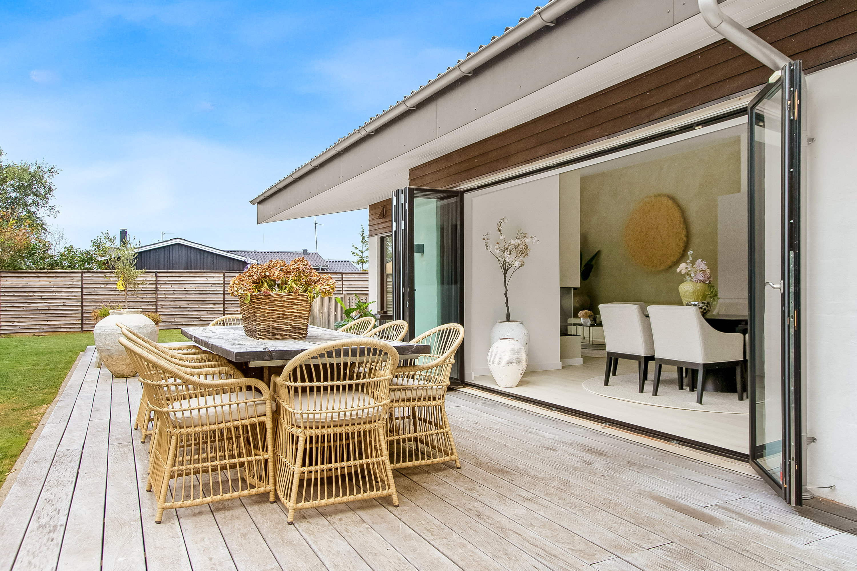 Fremhævet terrasse billede i fuldskærmstilstand. Billede af Viggo Andersensvej 5, Høll, 7080 Børkop