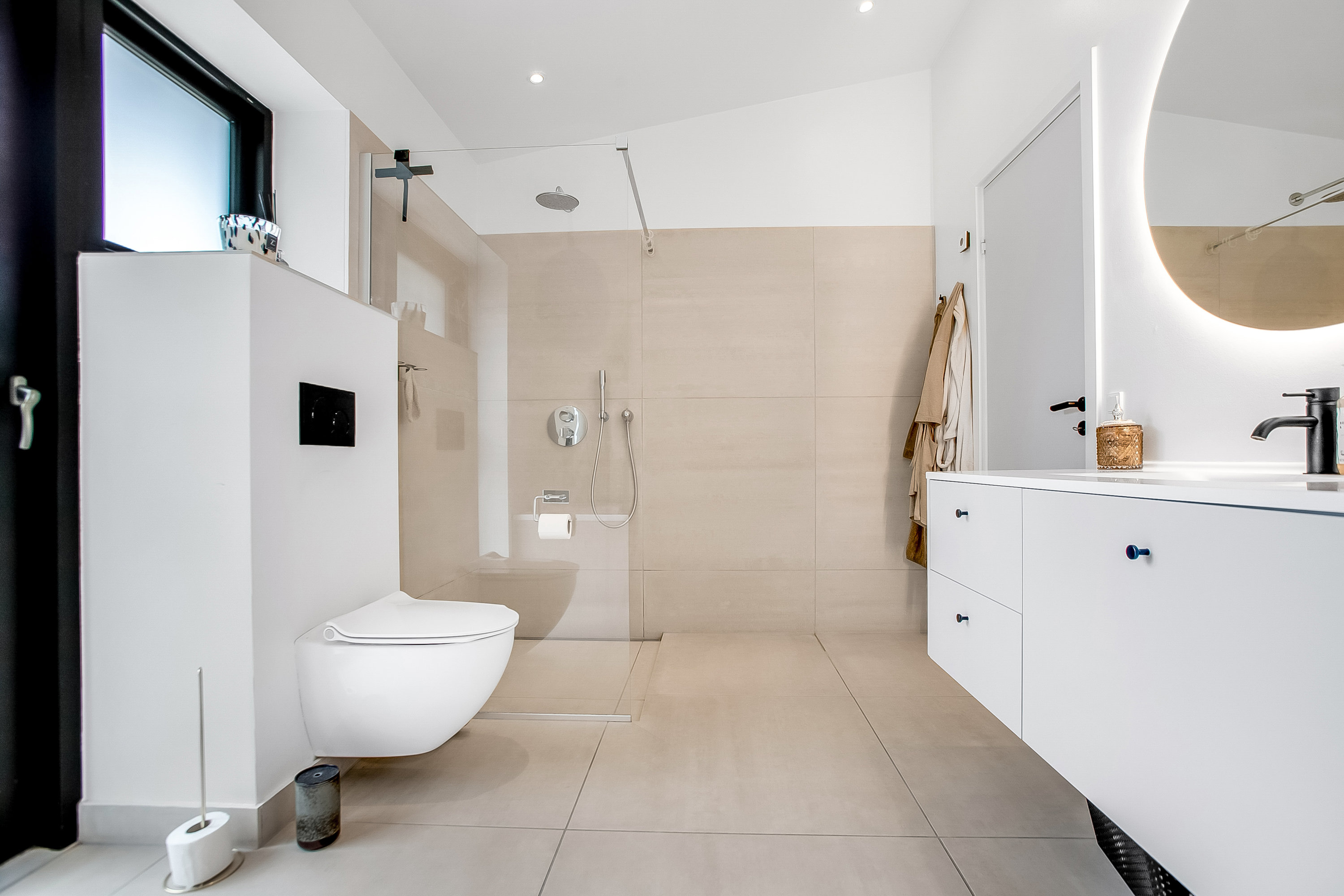 Fremhævet badeværelse billede i fuldskærmstilstand. Billede af Viggo Andersensvej 5, Høll, 7080 Børkop