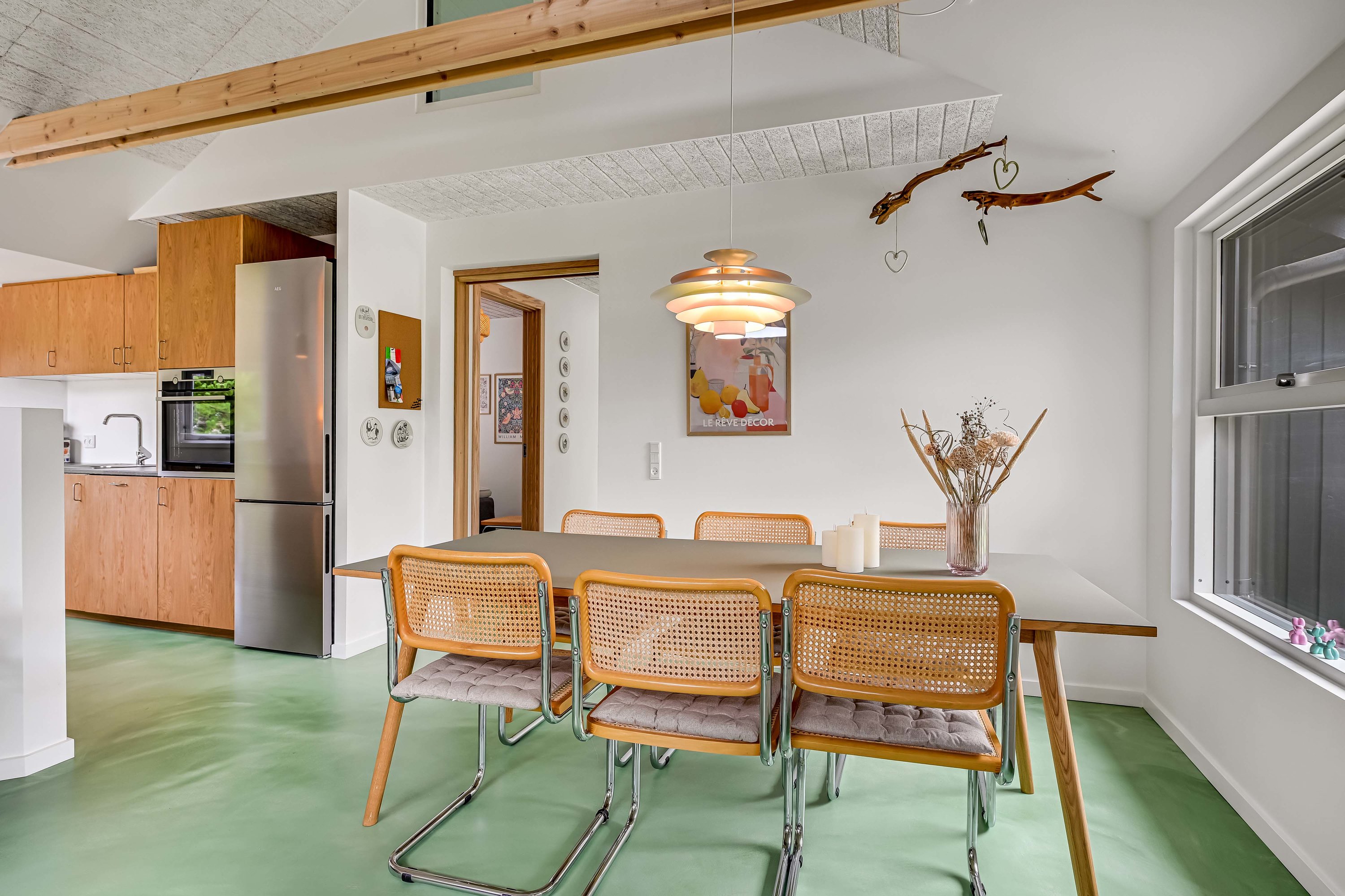 Fremhævet stue billede i fuldskærmstilstand. Billede af Svinget 6, 6857 Blåvand