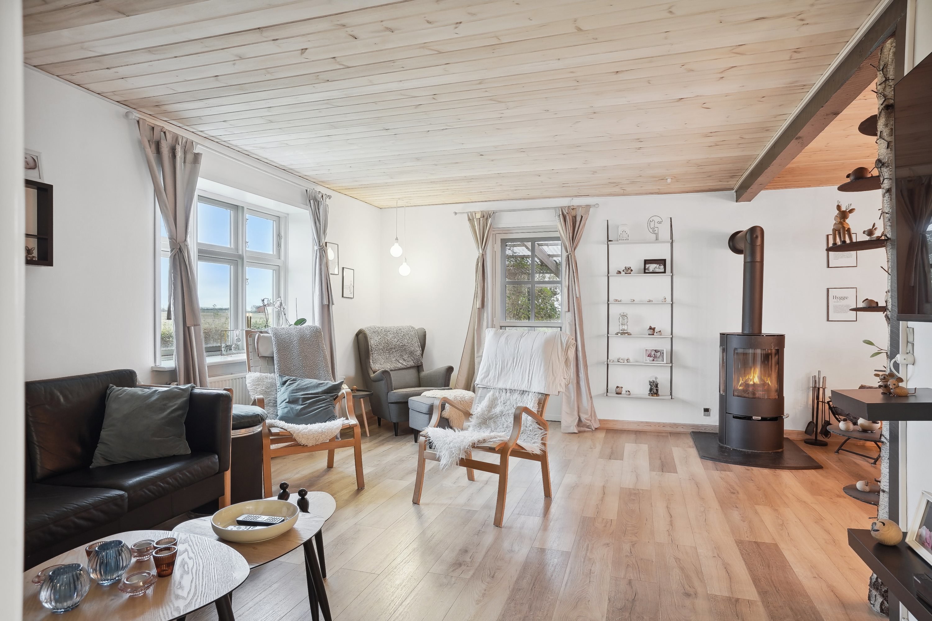 Fremhævet stue billede i fuldskærmstilstand. Billede af Ndr Truevej 33, True, 9500 Hobro