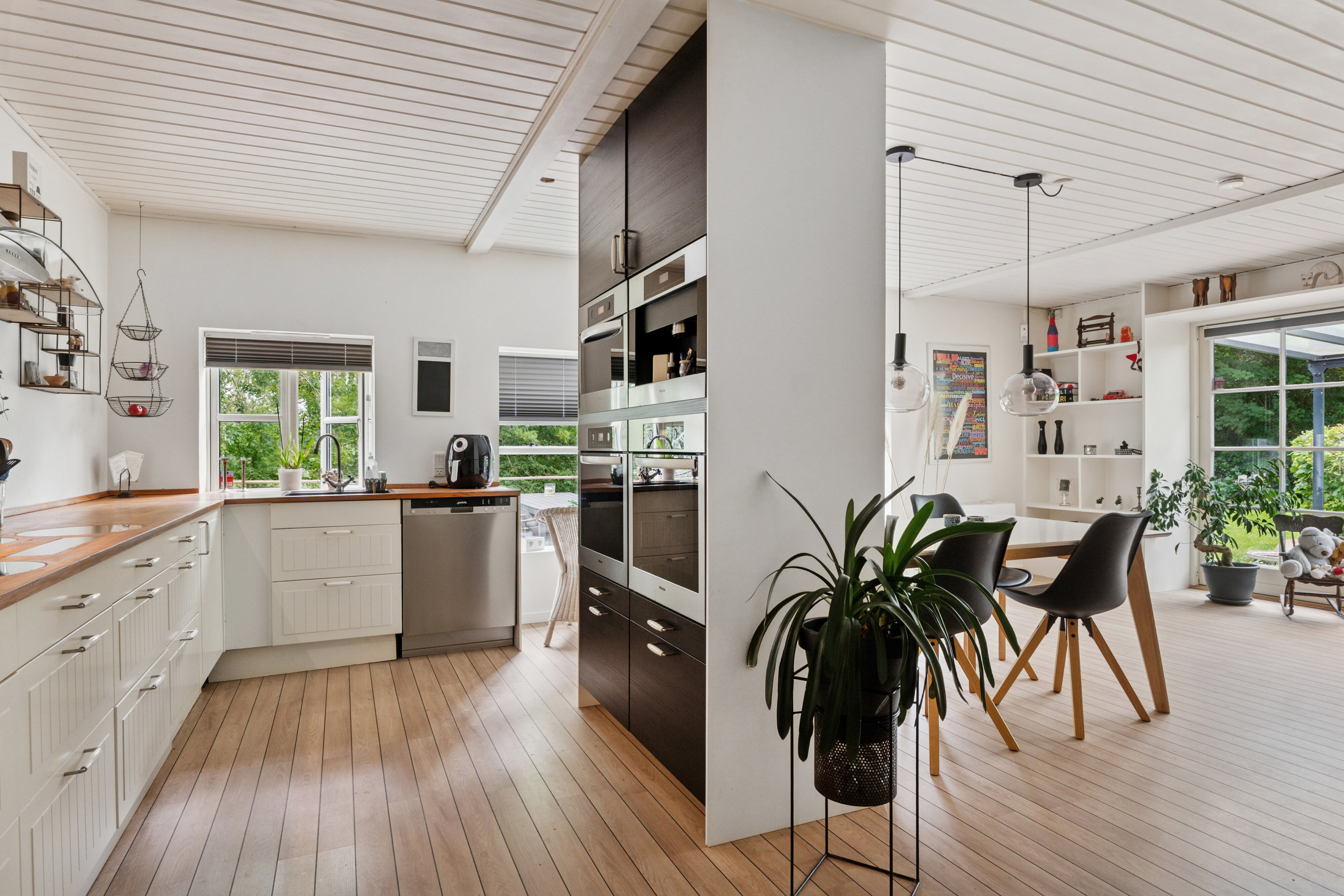 Fremhævet køkken billede i fuldskærmstilstand. Billede af Bredekilde 100, 4400 Kalundborg