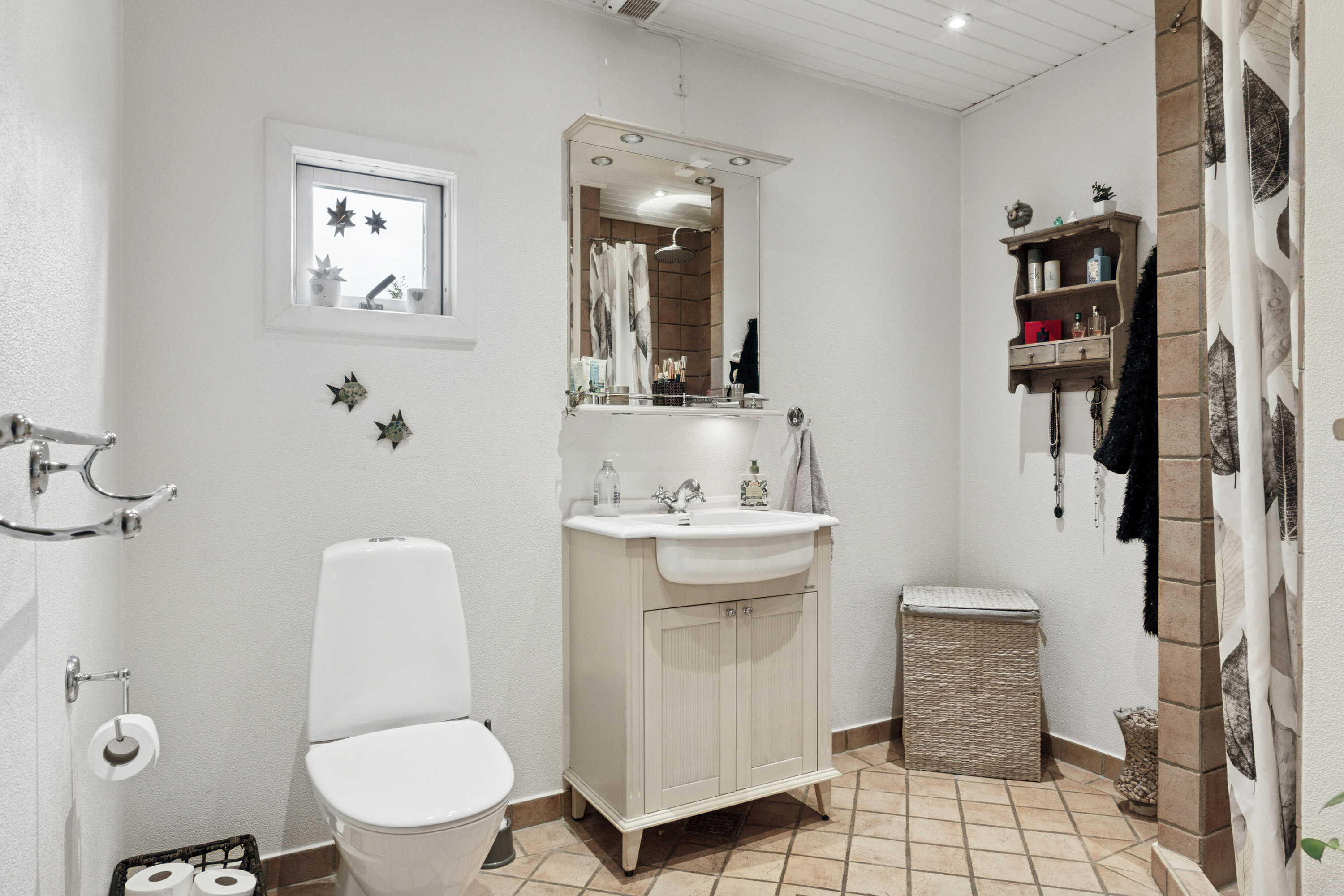 Fremhævet badeværelse billede i fuldskærmstilstand. Billede af Bredekilde 100, 4400 Kalundborg