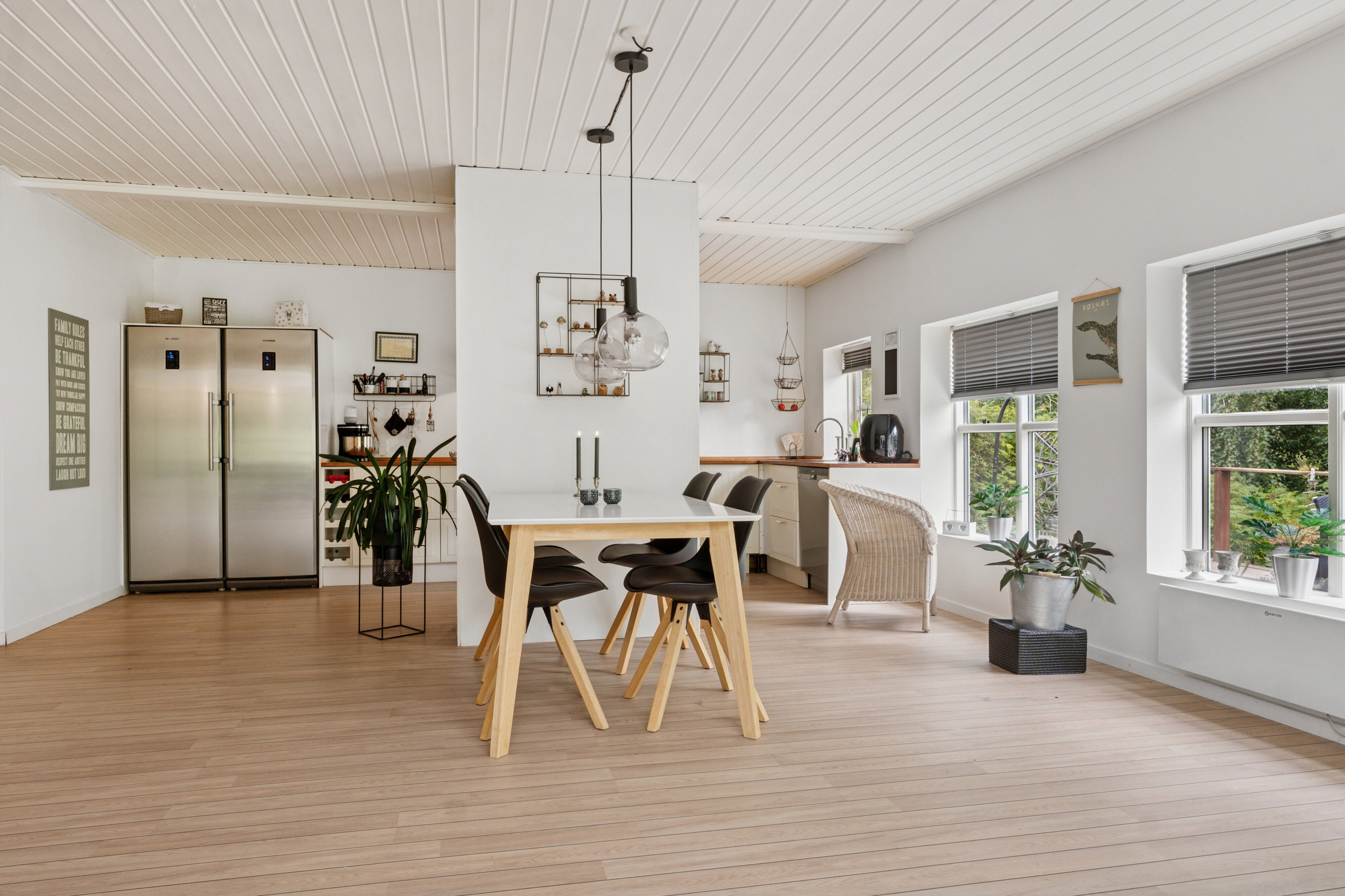 Fremhævet spisestue billede i fuldskærmstilstand. Billede af Bredekilde 100, 4400 Kalundborg