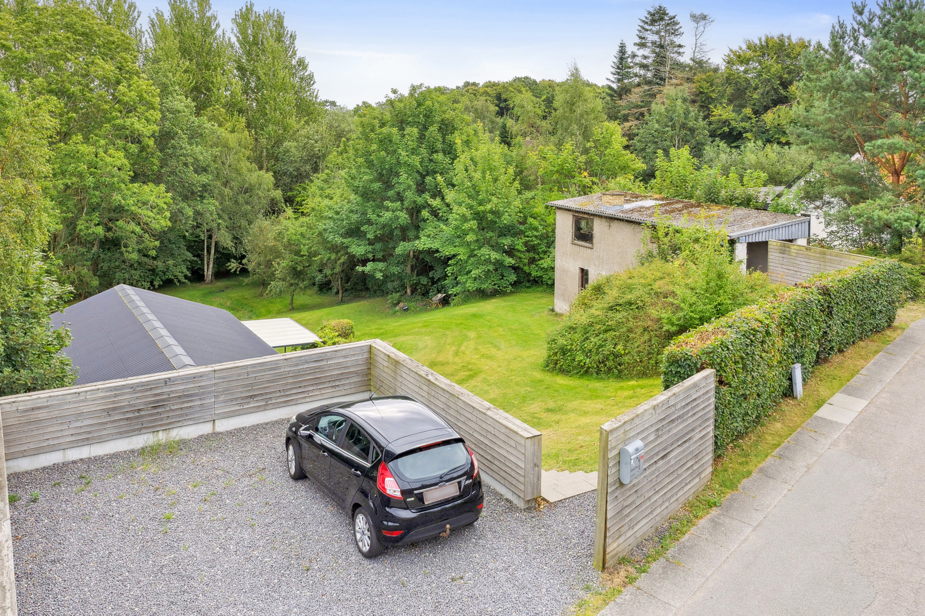 Fremhævet set fra vejen billede i fuldskærmstilstand. Billede af Bredekilde 100, 4400 Kalundborg