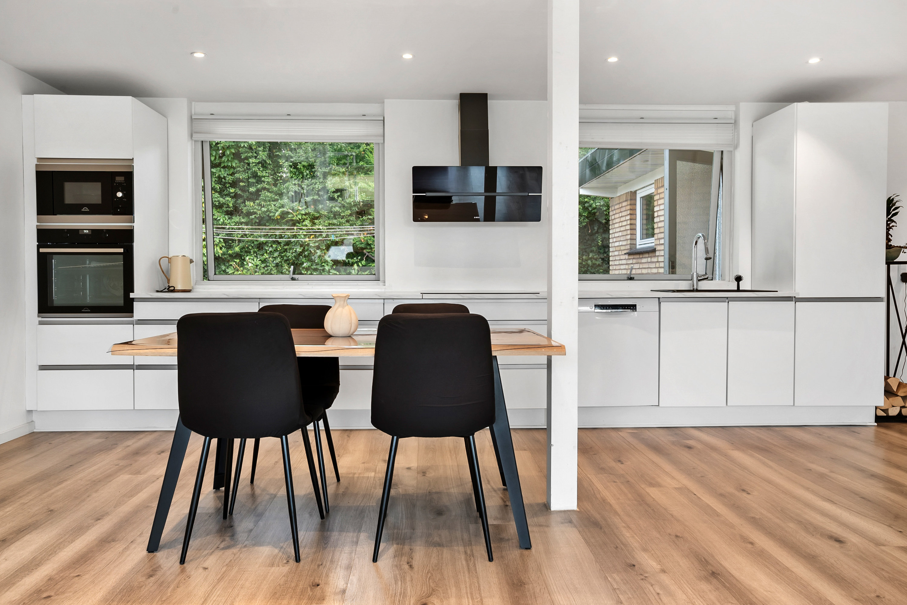 Miniaturebillede 1: køkken. Billede af Roasvej 50, 2750 Ballerup