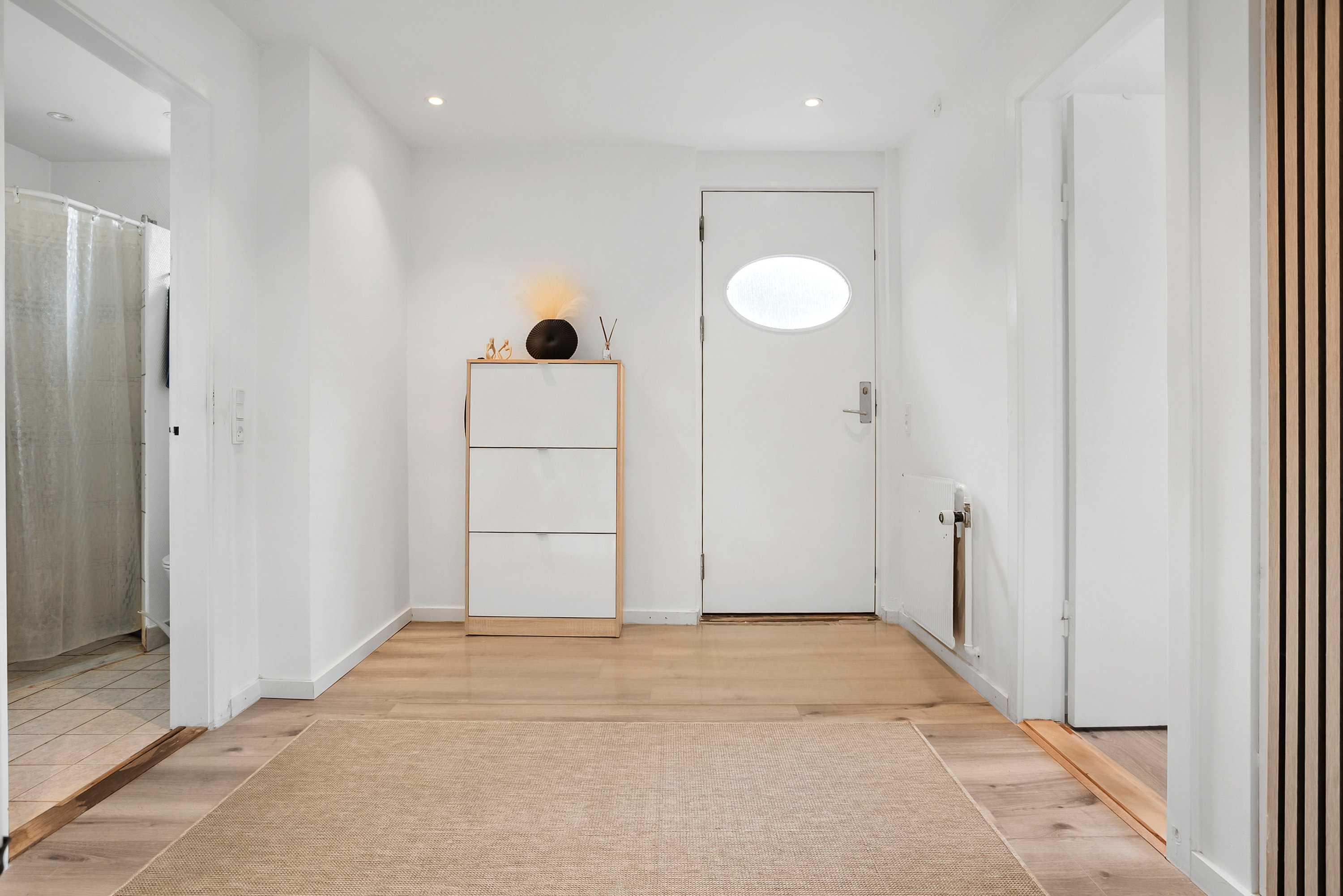 Fremhævet entré billede i fuldskærmstilstand. Billede af Roasvej 50, 2750 Ballerup