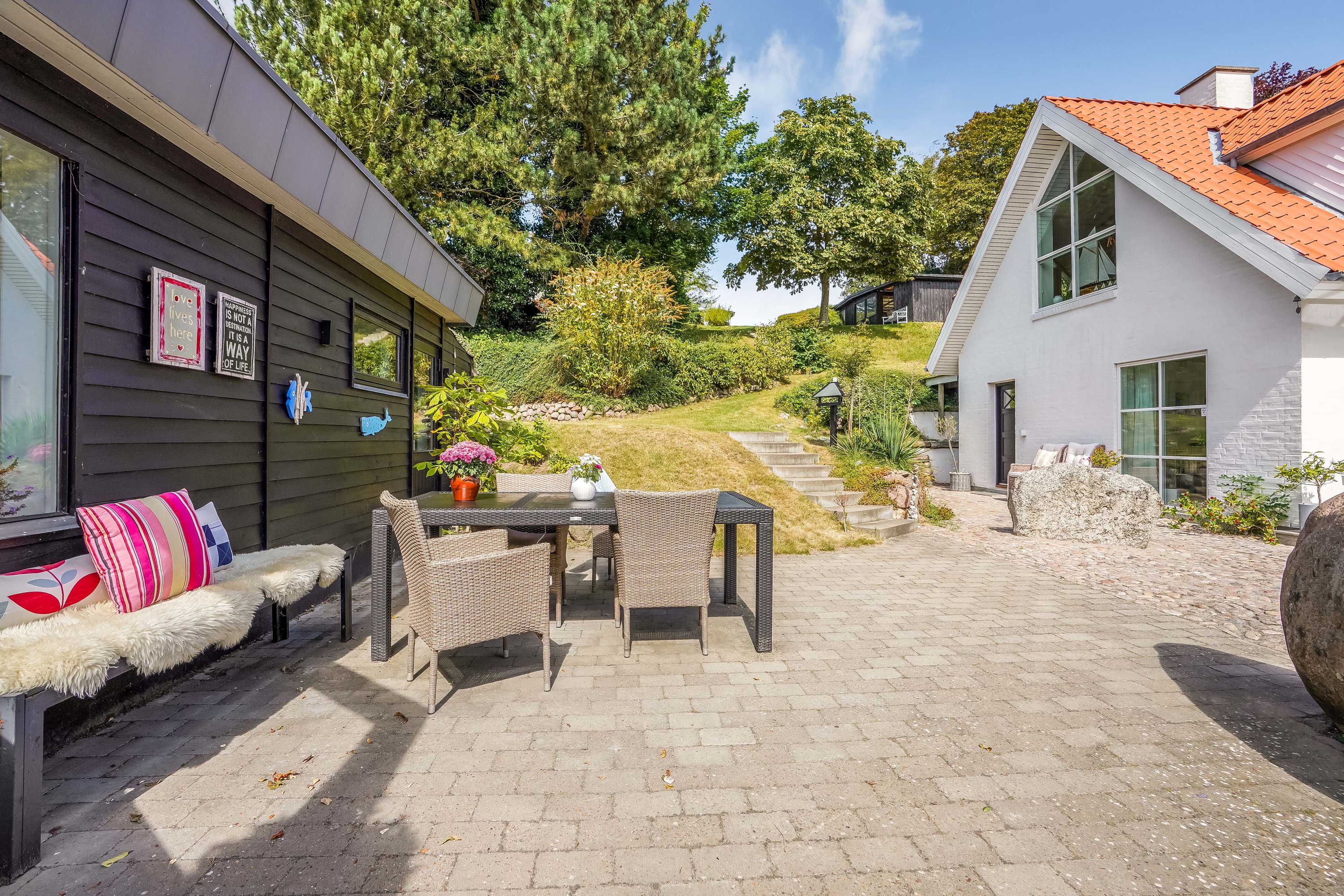 Fremhævet terrasse billede i fuldskærmstilstand. Billede af Dæmningen 95, Strib, 5500 Middelfart