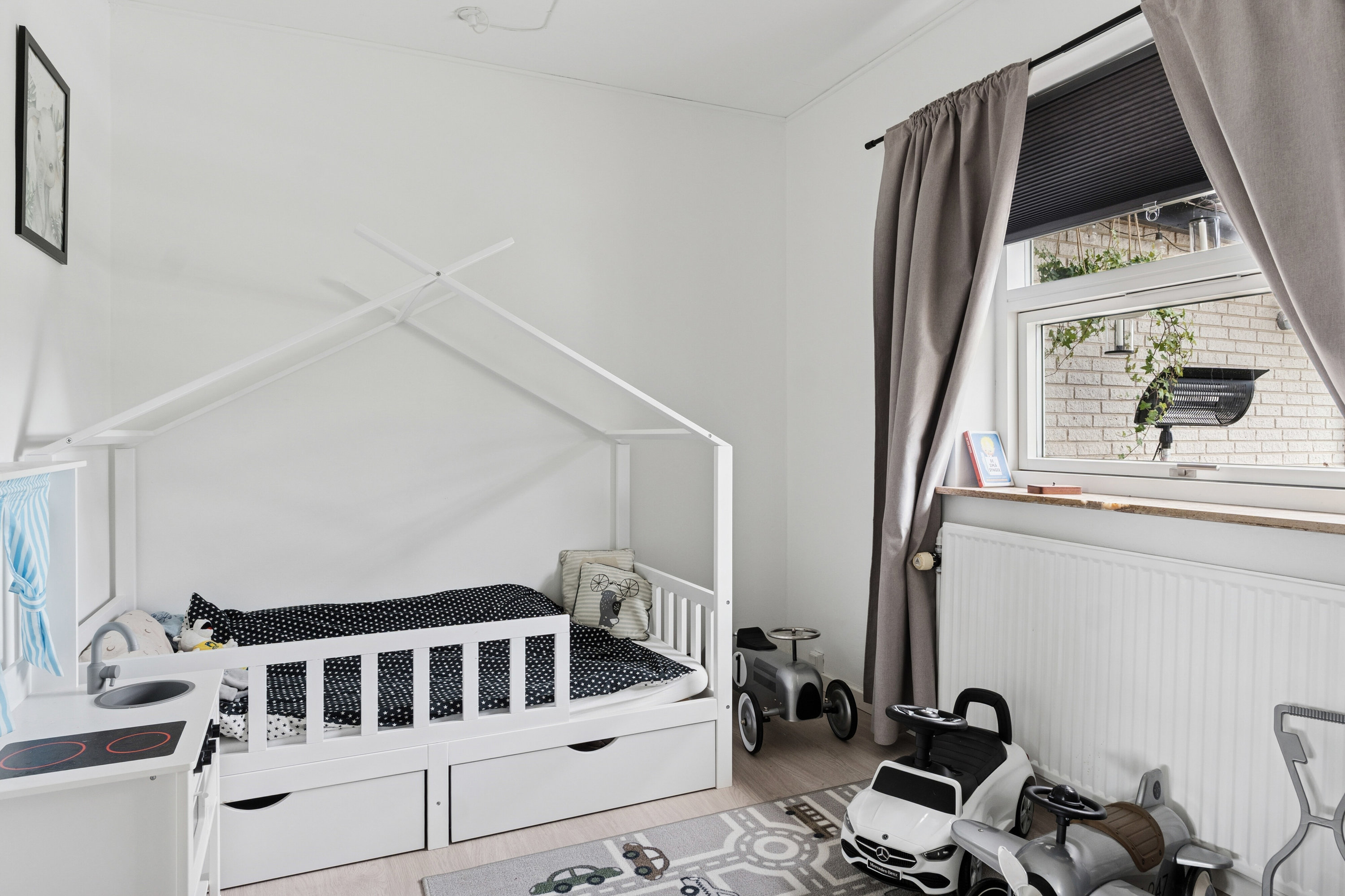 Fremhævet soveværelse billede i fuldskærmstilstand. Billede af Stærgårdsvangen 29, 4550 Asnæs