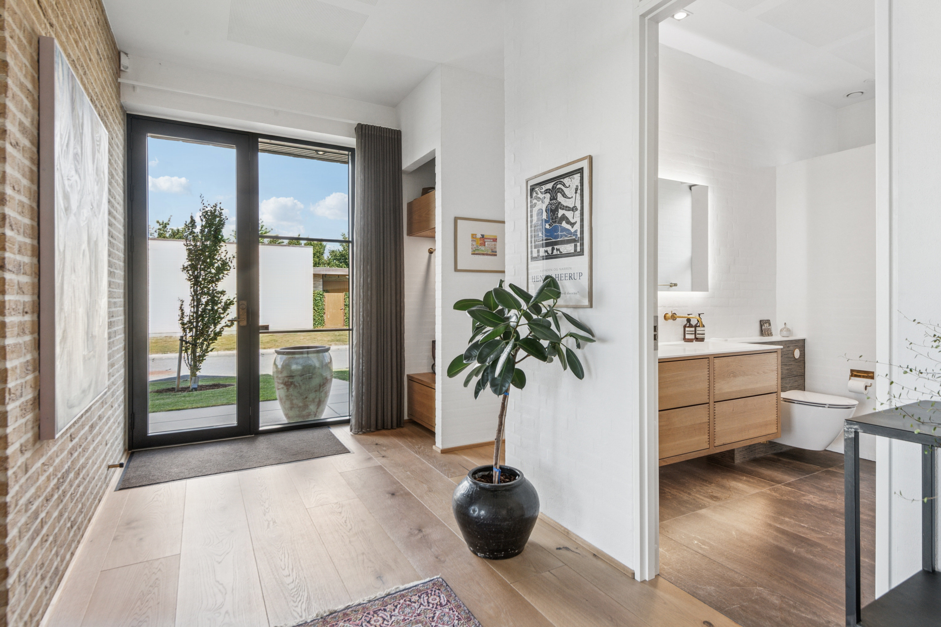 Fremhævet stue billede i fuldskærmstilstand. Billede af Carlo Wognsens Vej 12, 9000 Aalborg