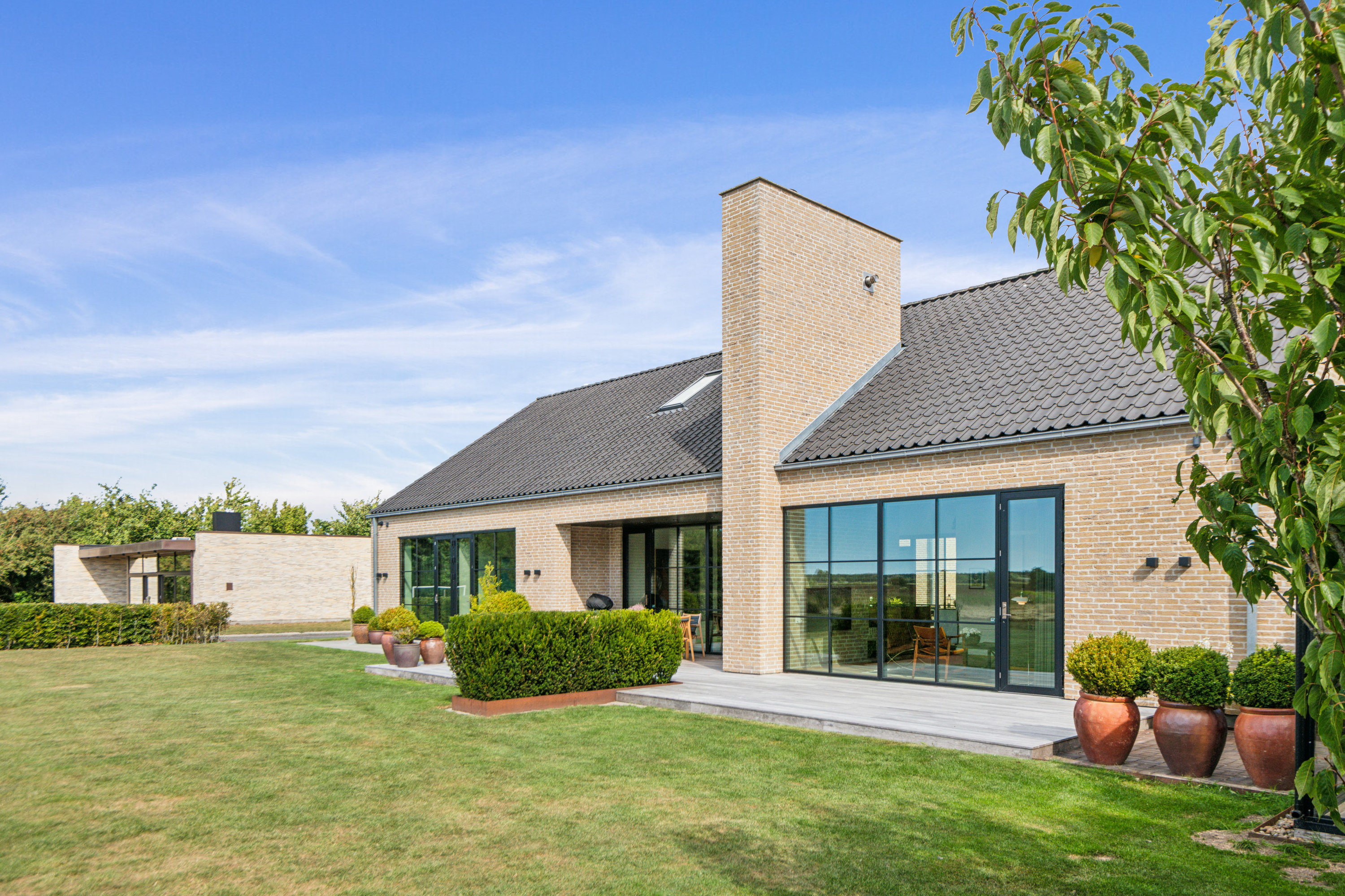 Fremhævet ejendom 1 billede i fuldskærmstilstand. Billede af Carlo Wognsens Vej 12, 9000 Aalborg