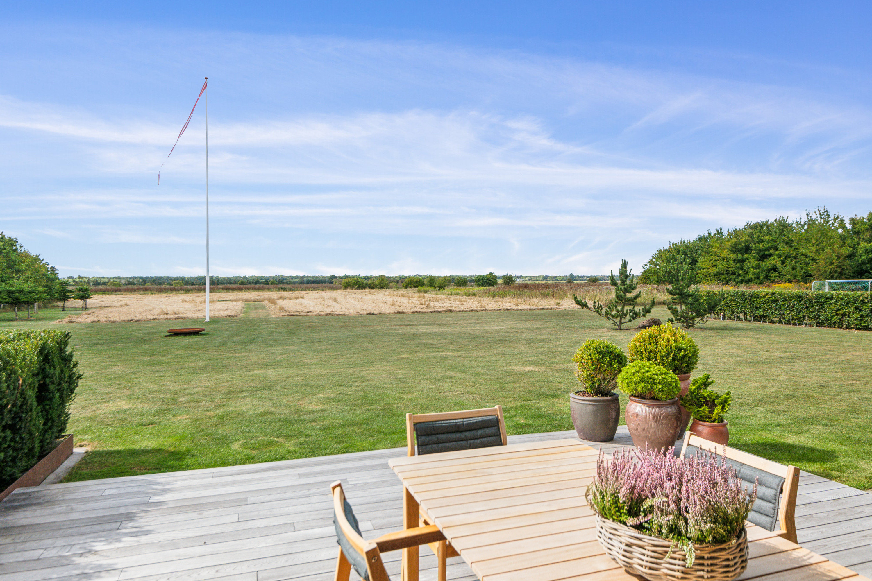 Fremhævet terrasse billede i fuldskærmstilstand. Billede af Carlo Wognsens Vej 12, 9000 Aalborg