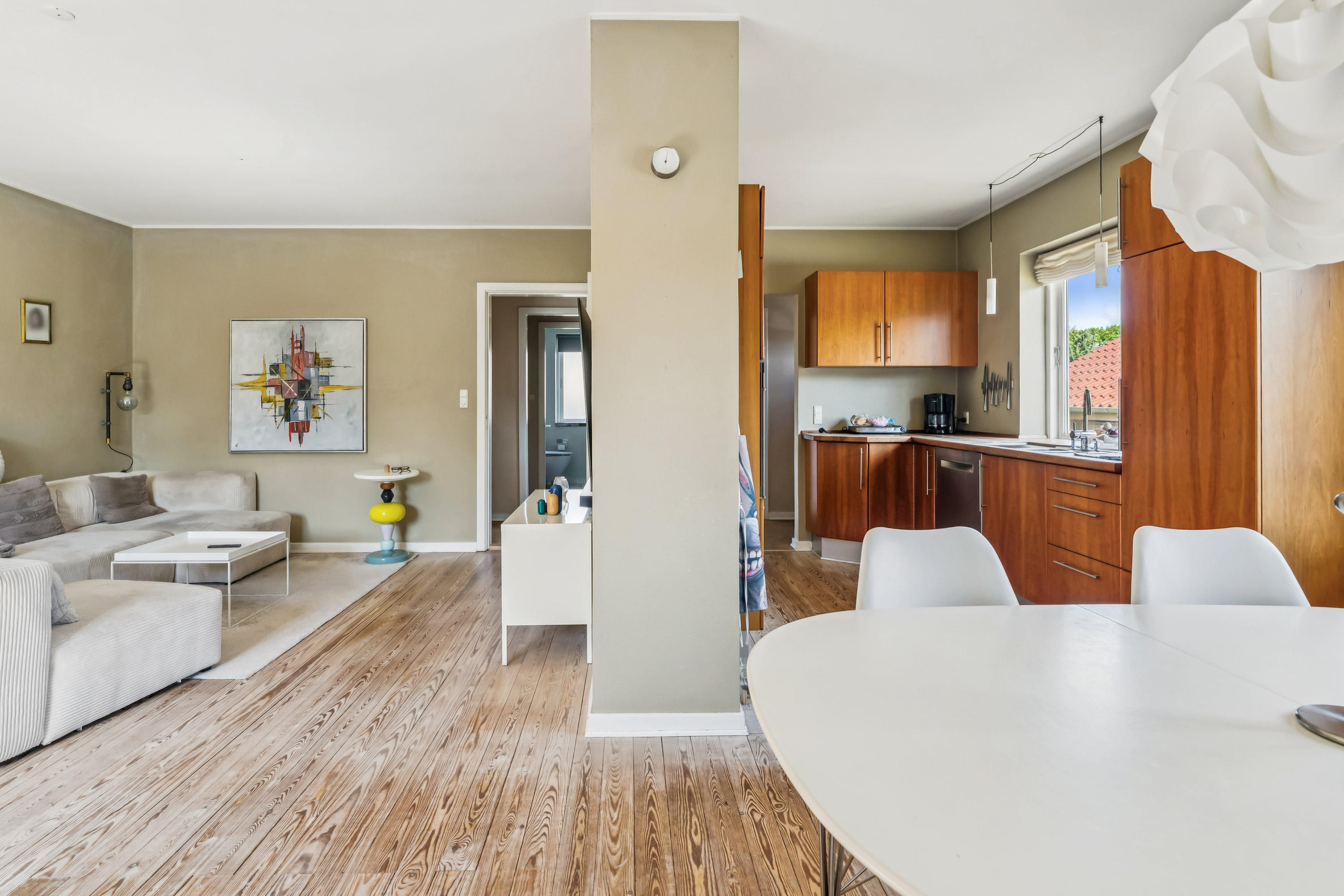 Fremhævet stue billede i fuldskærmstilstand. Billede af Bøsbrovej 76, 8940 Randers SV