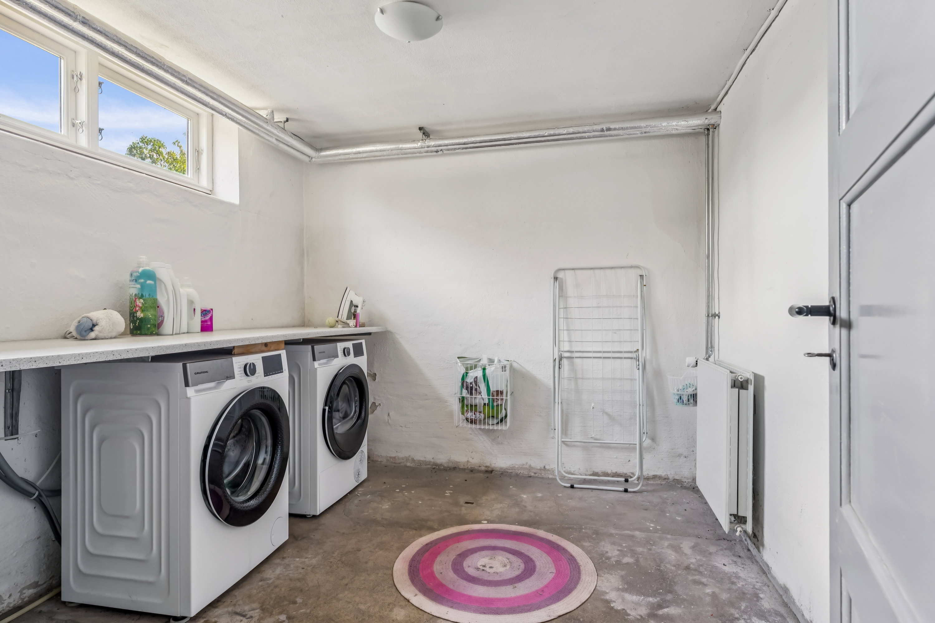 Fremhævet vaskerum billede i fuldskærmstilstand. Billede af Bøsbrovej 76, 8940 Randers SV
