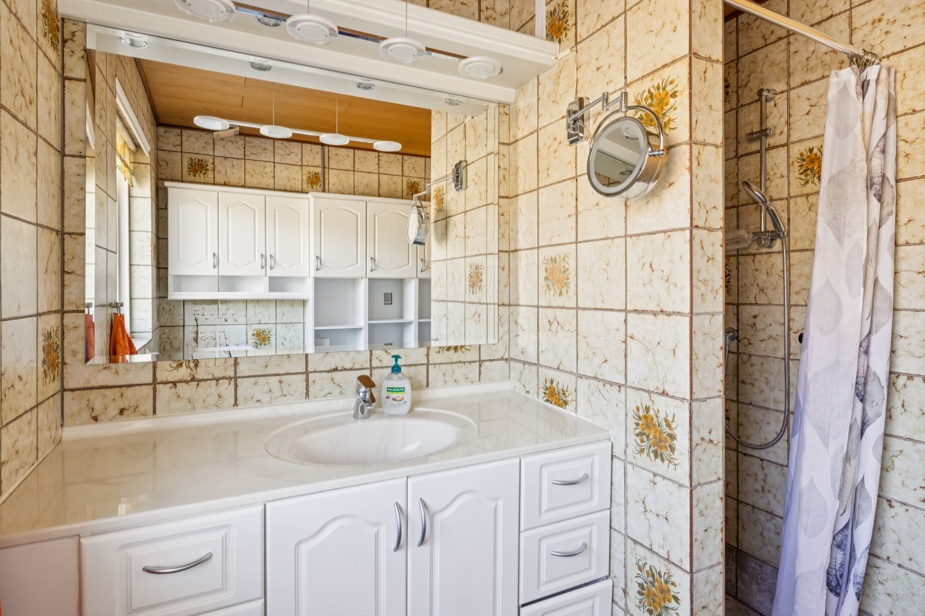 Fremhævet badeværelse billede i fuldskærmstilstand. Billede af Rosenhøjvej 7, Ugelbølle, 8410 Rønde