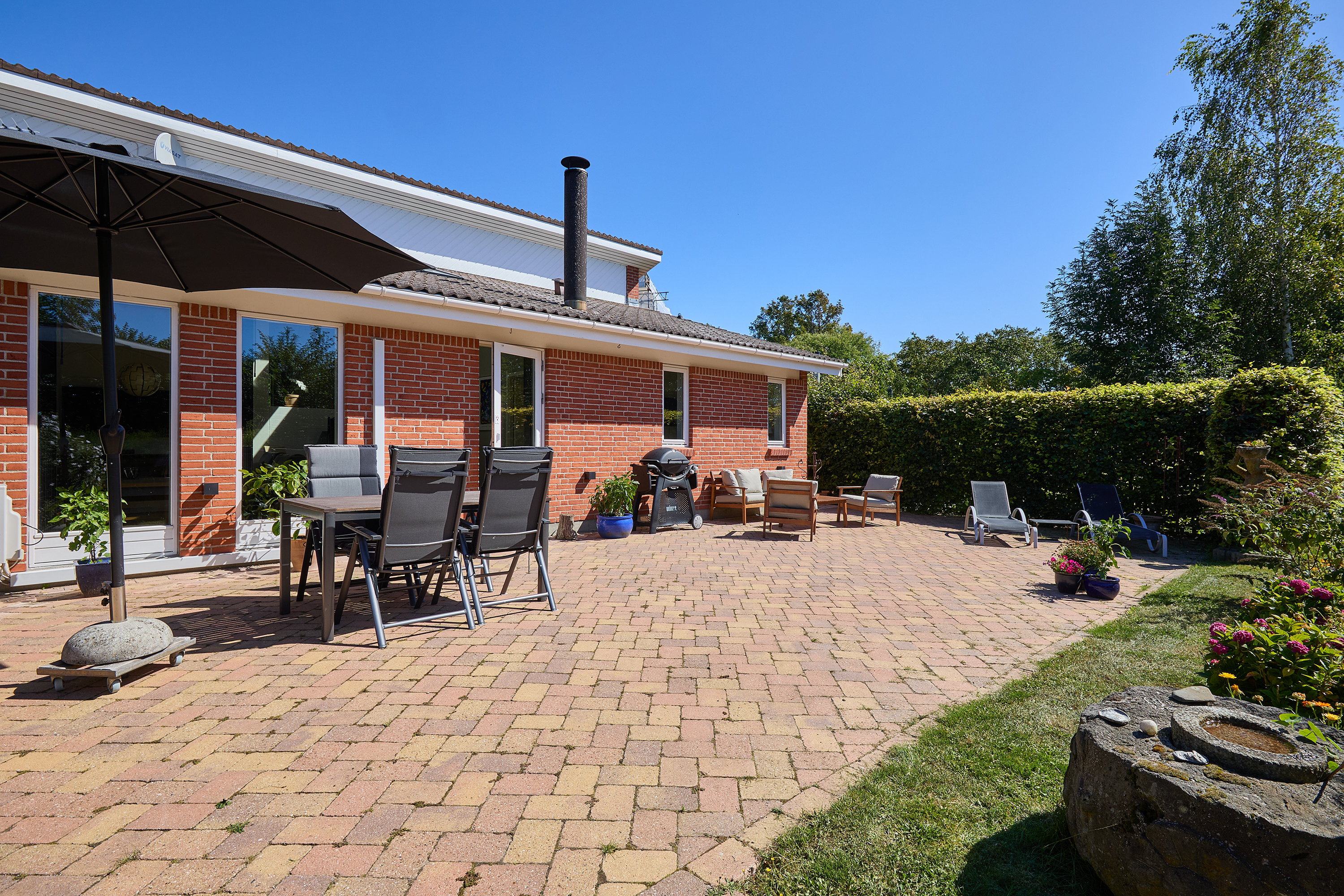 Fremhævet terrasse billede i fuldskærmstilstand. Billede af Kalvehavevej 54B, 3250 Gilleleje