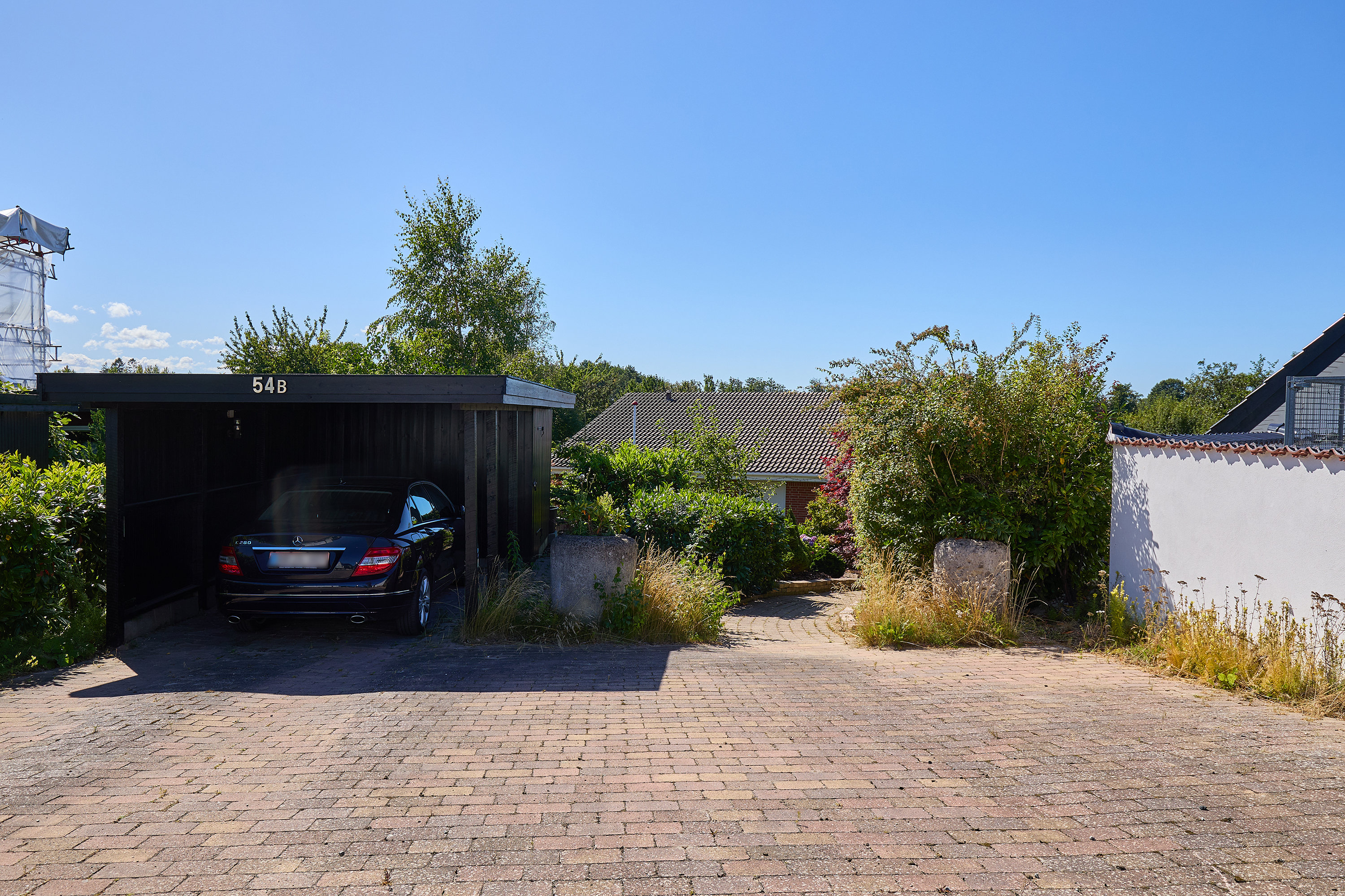 Fremhævet indkørsel billede i fuldskærmstilstand. Billede af Kalvehavevej 54B, 3250 Gilleleje