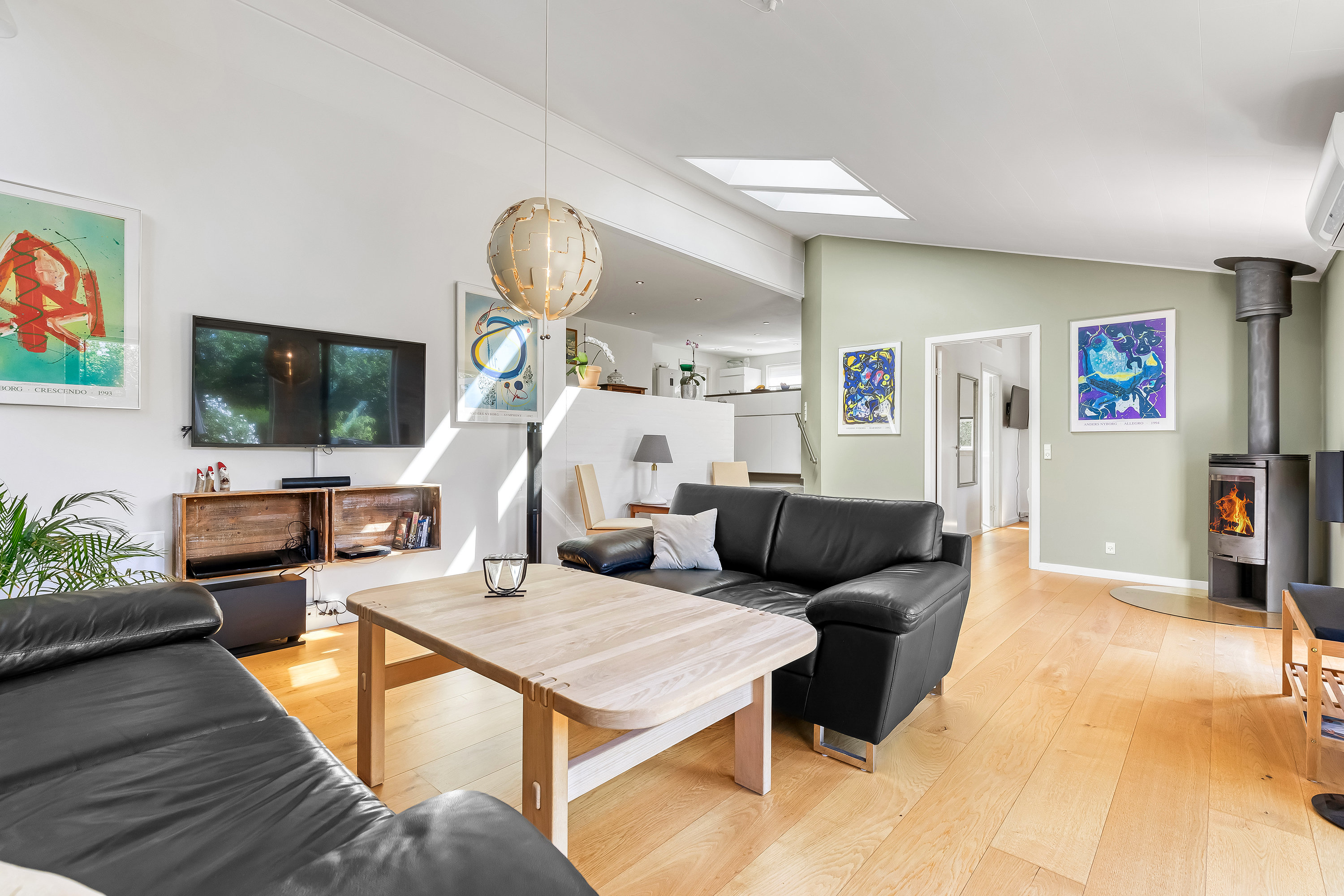 Fremhævet stue billede i fuldskærmstilstand. Billede af Kalvehavevej 54B, 3250 Gilleleje