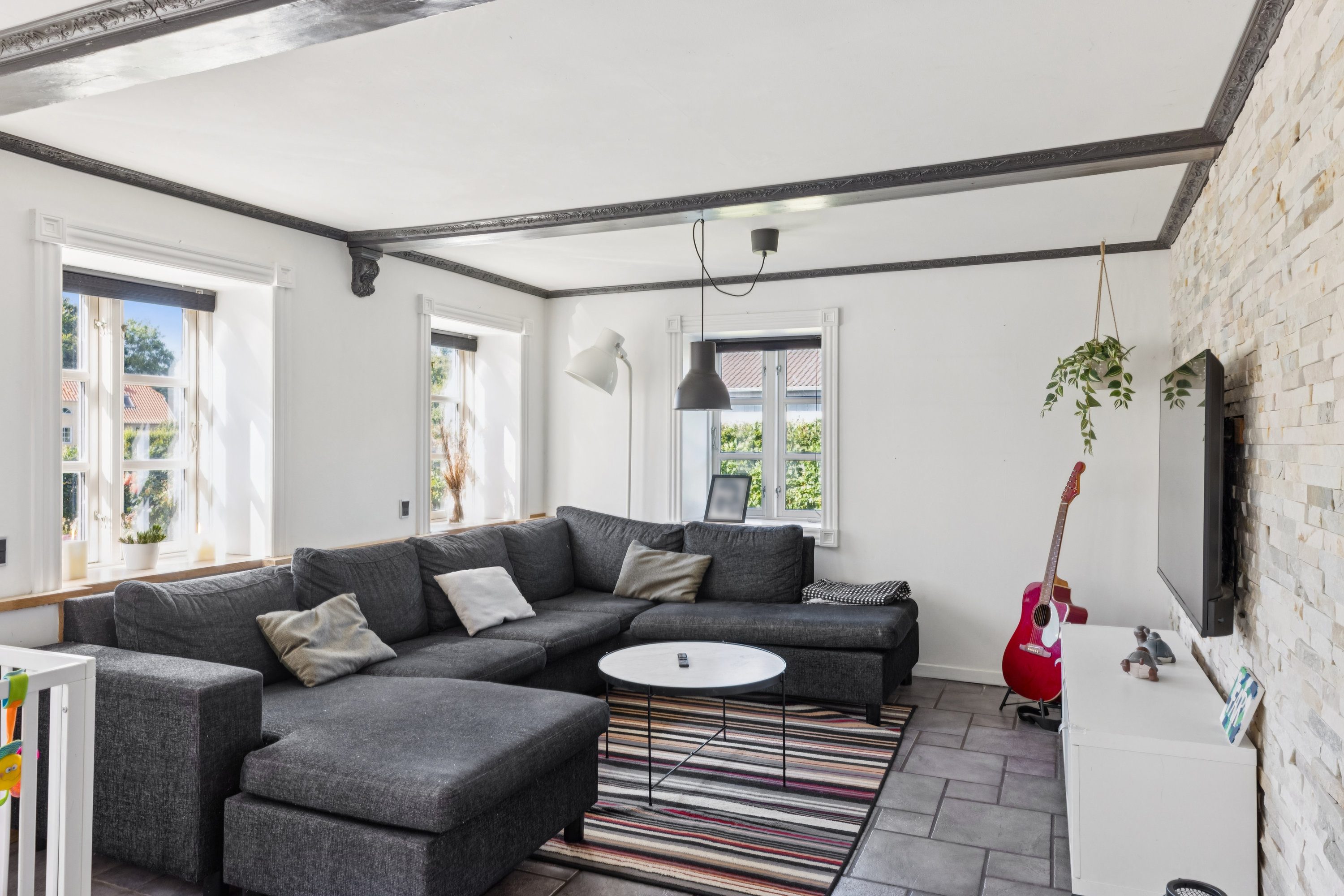 Fremhævet stue billede i fuldskærmstilstand. Billede af Havevej 8, Kærbøl, 6760 Ribe