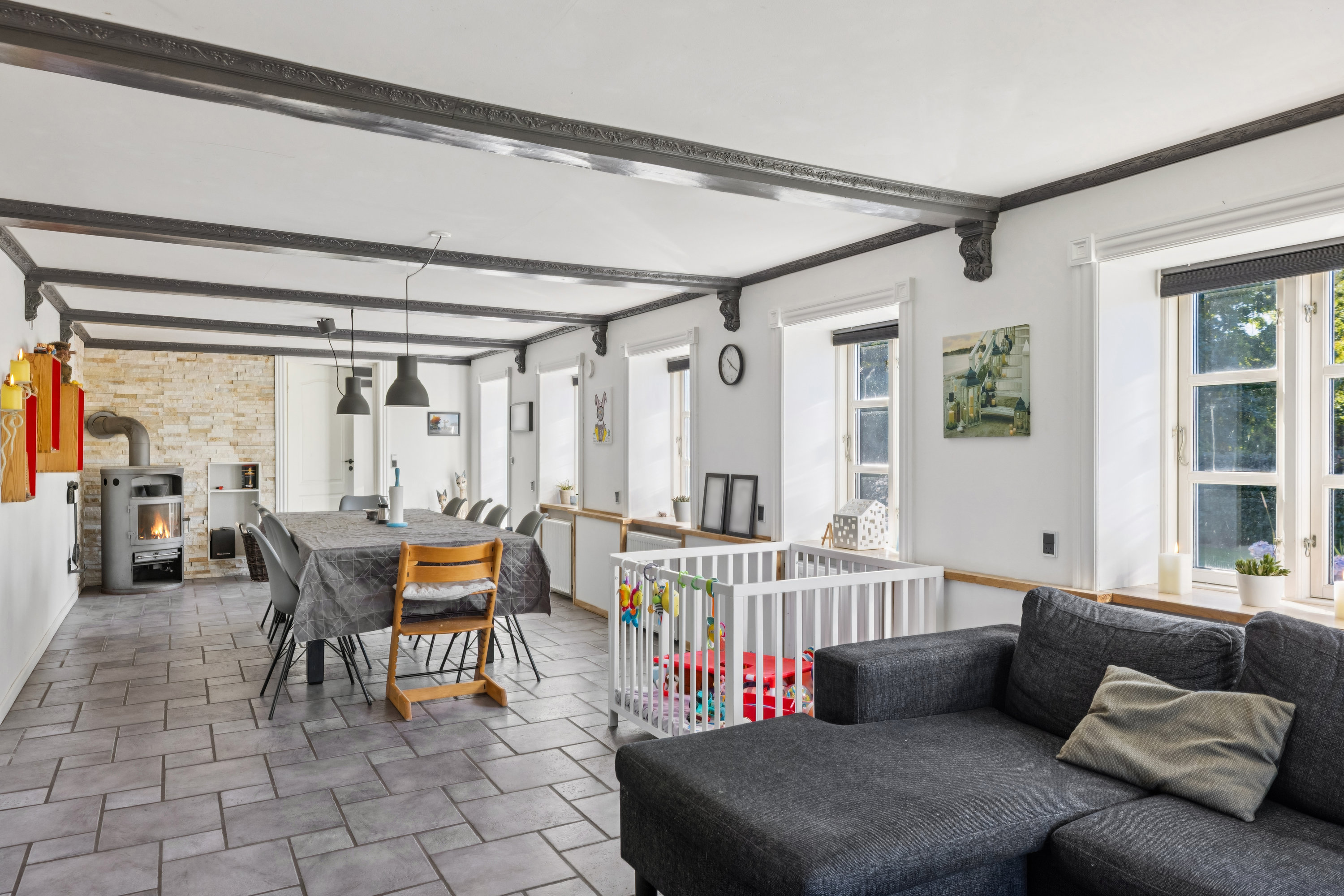 Fremhævet stue billede i fuldskærmstilstand. Billede af Havevej 8, Kærbøl, 6760 Ribe