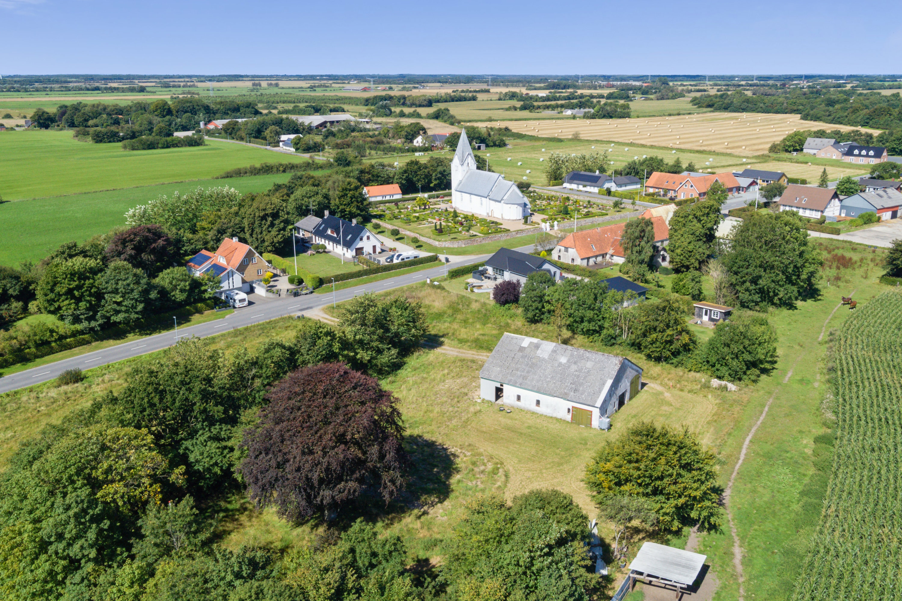 Miniaturebillede 1: luftfoto. Billede af Roagervej 311, Kirkeby, 6760 Ribe