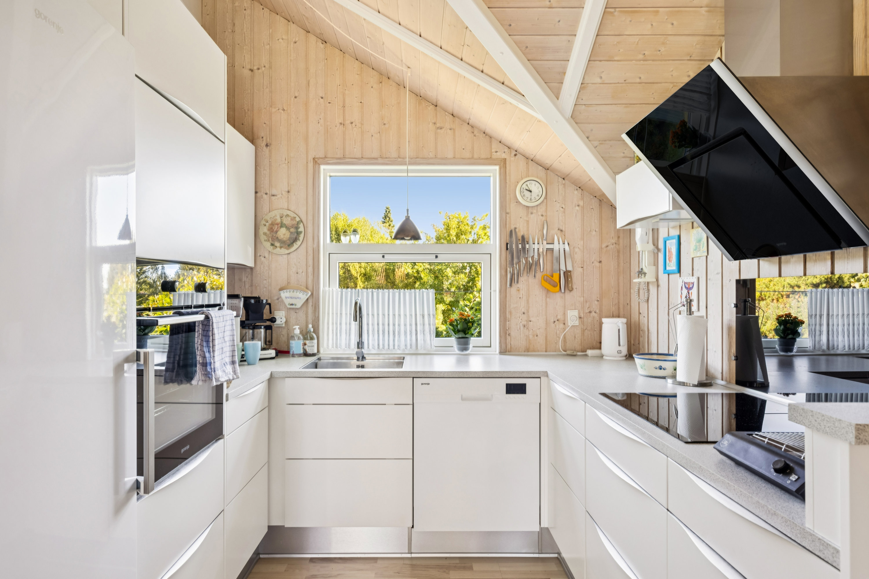 Fremhævet køkken billede i fuldskærmstilstand. Billede af Fridavej 54, Gjerrild, 8500 Grenaa