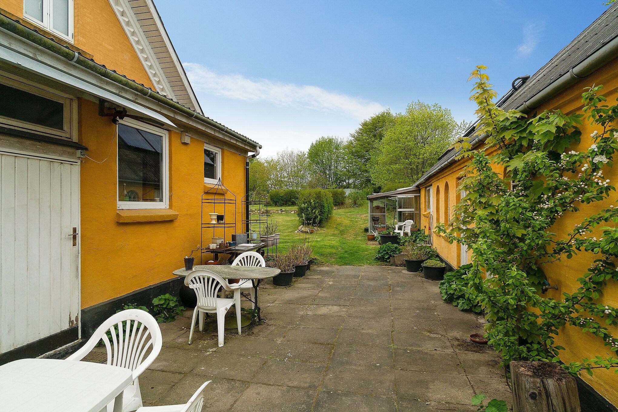 Fremhævet terrasse billede i fuldskærmstilstand. Billede af Kirkevej 137, Tolnekirkeby, 9870 Sindal