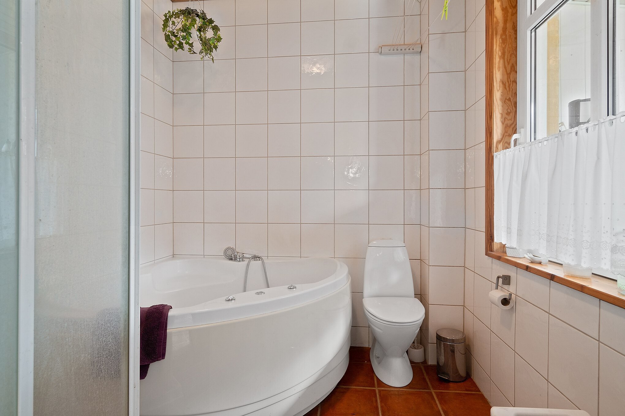 Fremhævet badeværelse billede i fuldskærmstilstand. Billede af Kirkevej 137, Tolnekirkeby, 9870 Sindal