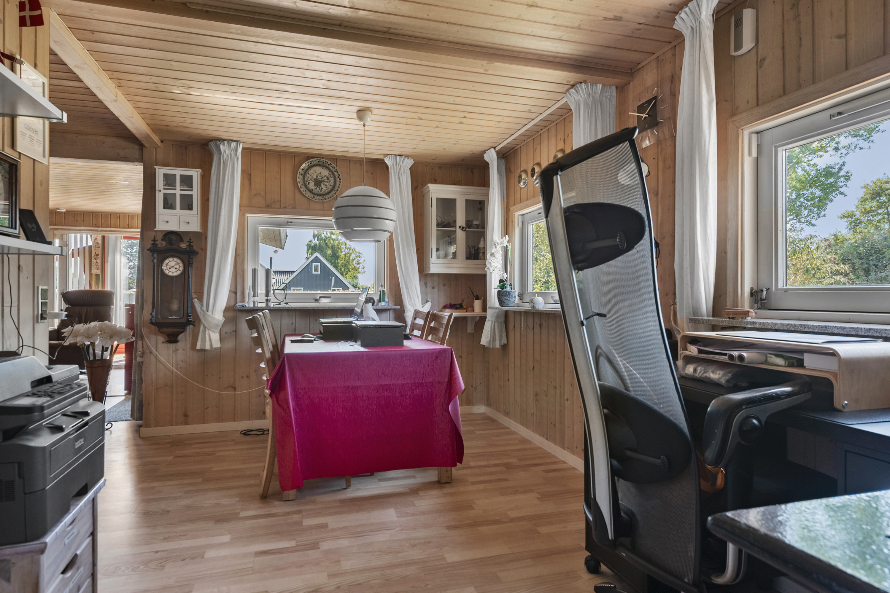 Fremhævet spisestue billede i fuldskærmstilstand. Billede af Pouli Nielsensvej 57, Kysing Næs, 8300 Odder