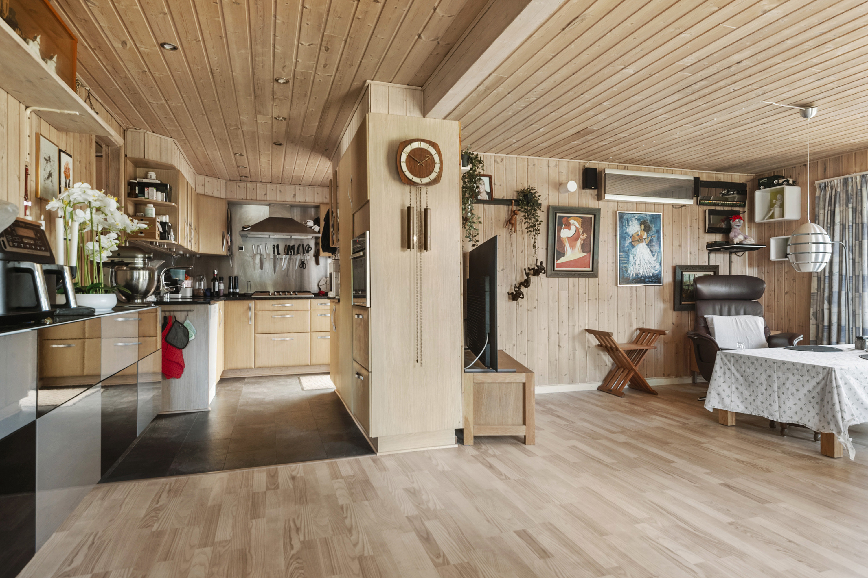 Fremhævet køkken billede i fuldskærmstilstand. Billede af Pouli Nielsensvej 57, Kysing Næs, 8300 Odder