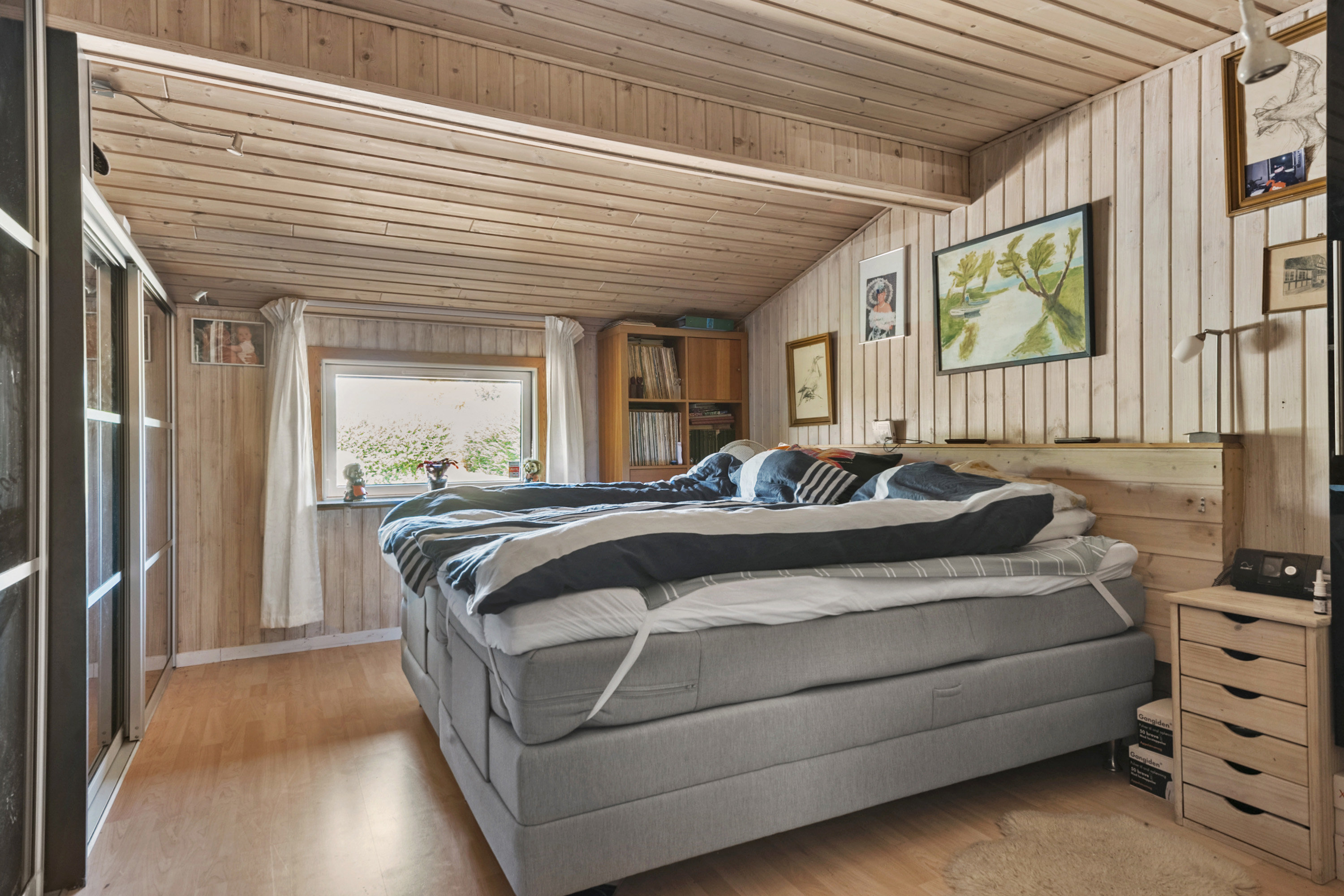 Fremhævet soveværelse billede i fuldskærmstilstand. Billede af Pouli Nielsensvej 57, Kysing Næs, 8300 Odder