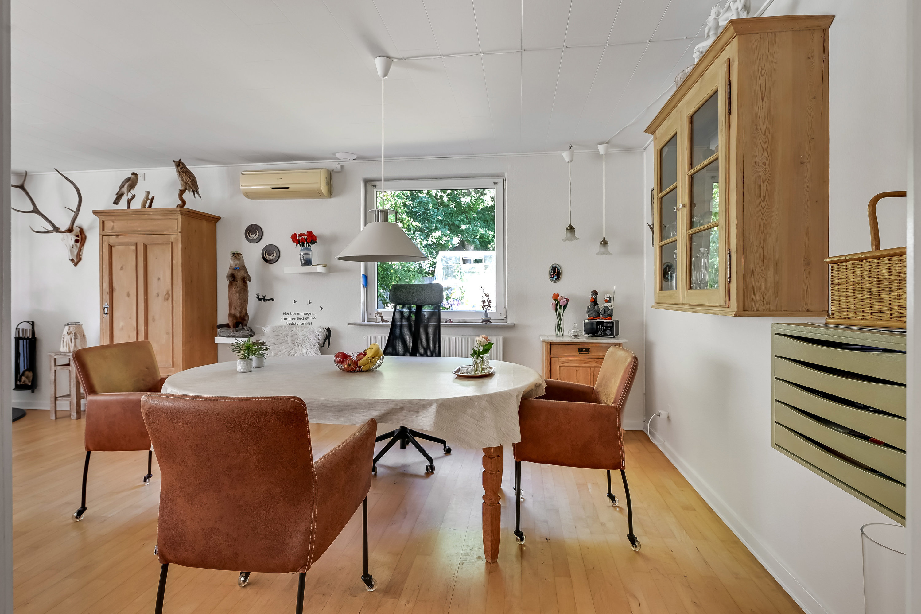 Fremhævet stue billede i fuldskærmstilstand. Billede af Åskrænten 36, 6710 Esbjerg V