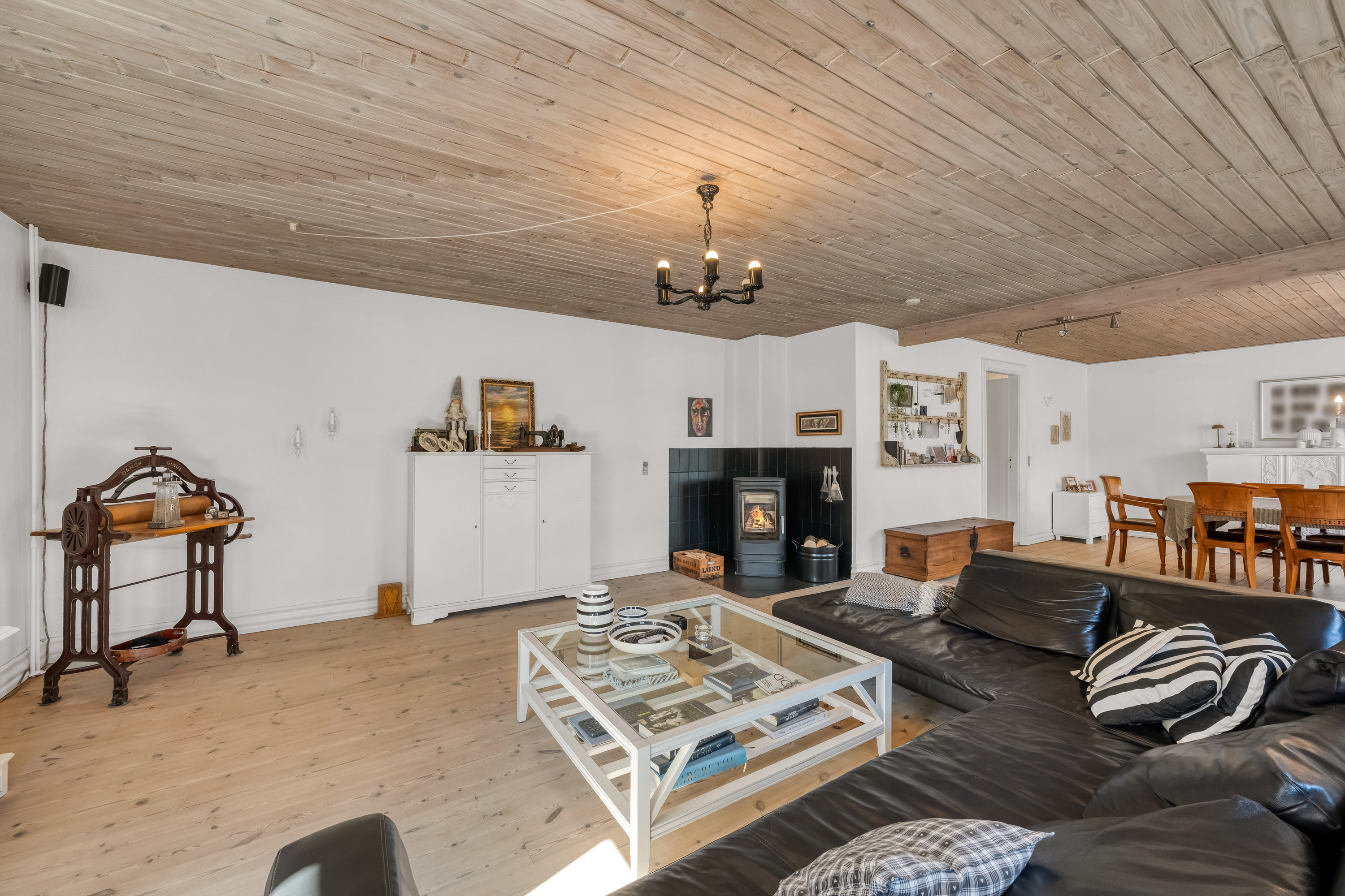 Fremhævet stue billede i fuldskærmstilstand. Billede af Poppelalle 14, 6900 Skjern