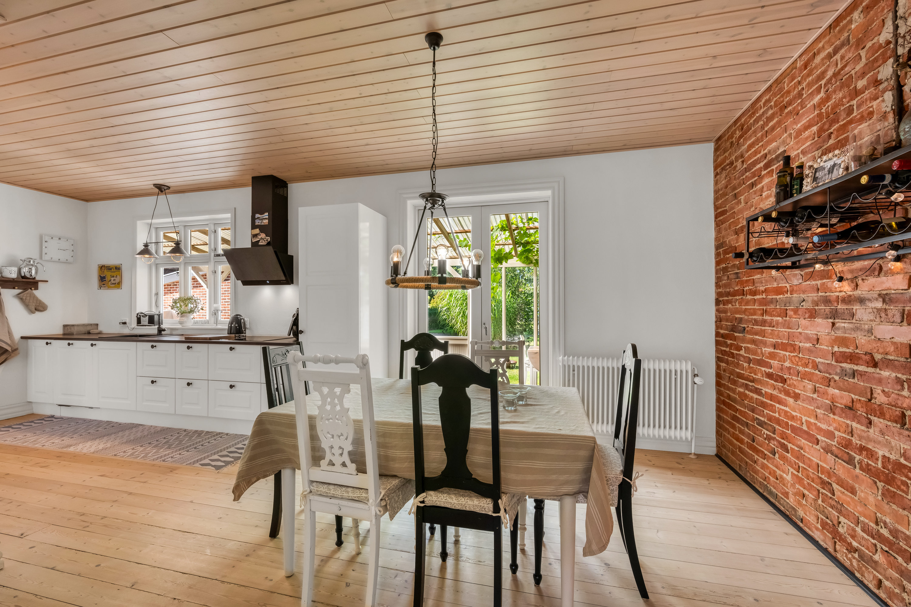 Fremhævet køkken alrum billede i fuldskærmstilstand. Billede af Poppelalle 14, 6900 Skjern