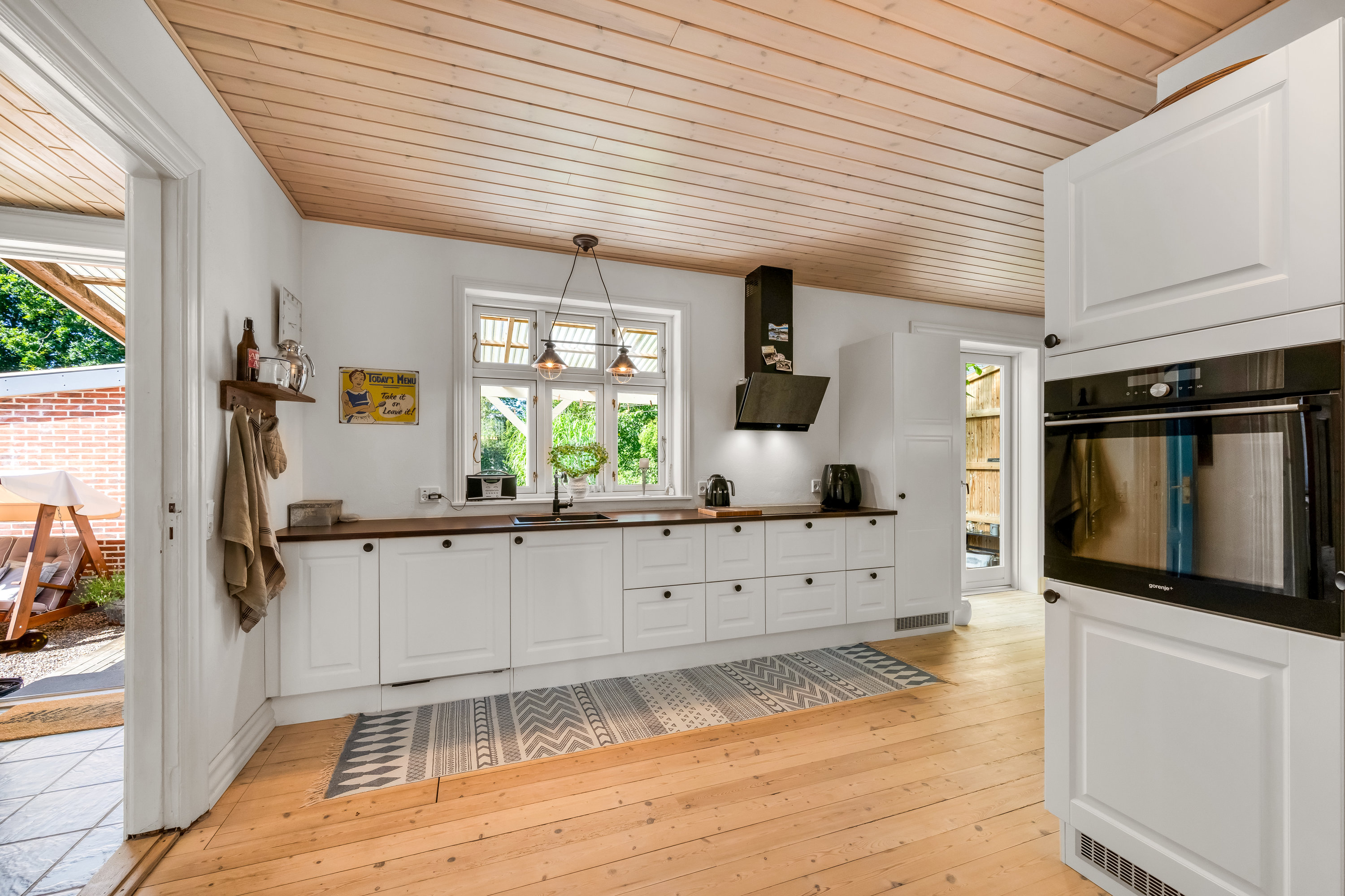 Fremhævet køkken alrum billede i fuldskærmstilstand. Billede af Poppelalle 14, 6900 Skjern