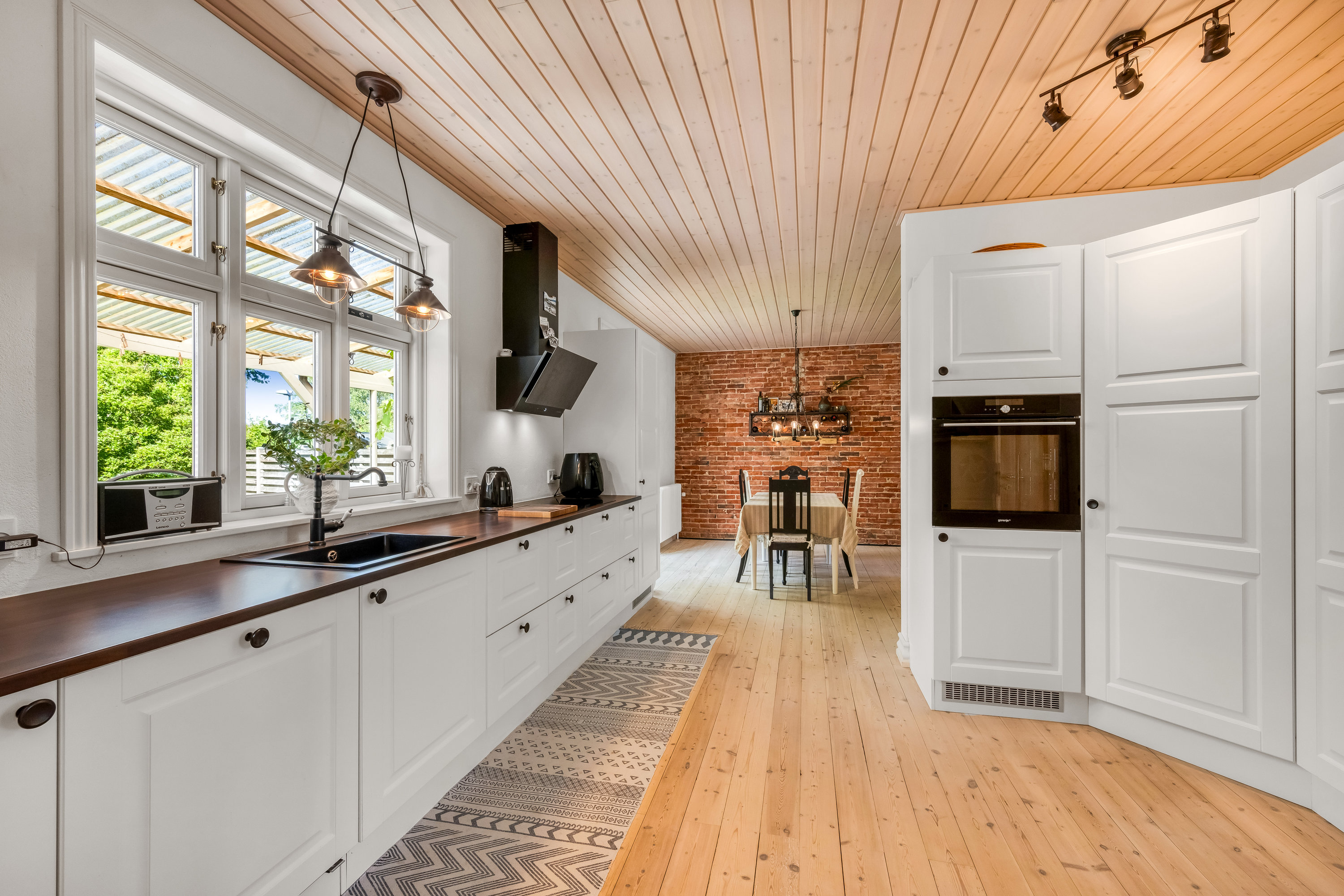 Fremhævet køkken alrum billede i fuldskærmstilstand. Billede af Poppelalle 14, 6900 Skjern