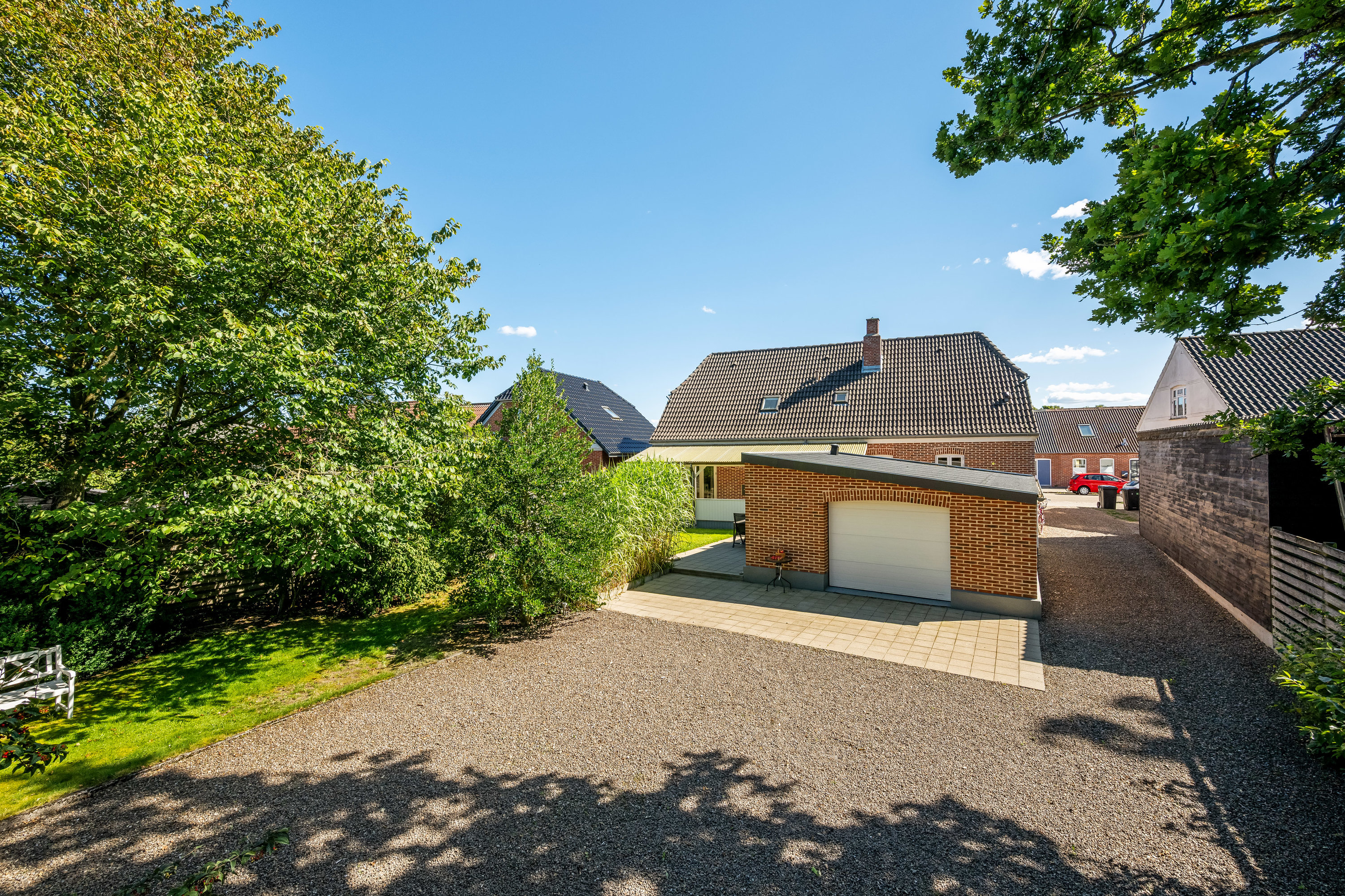 Miniaturebillede 1: facade. Billede af Poppelalle 14, 6900 Skjern