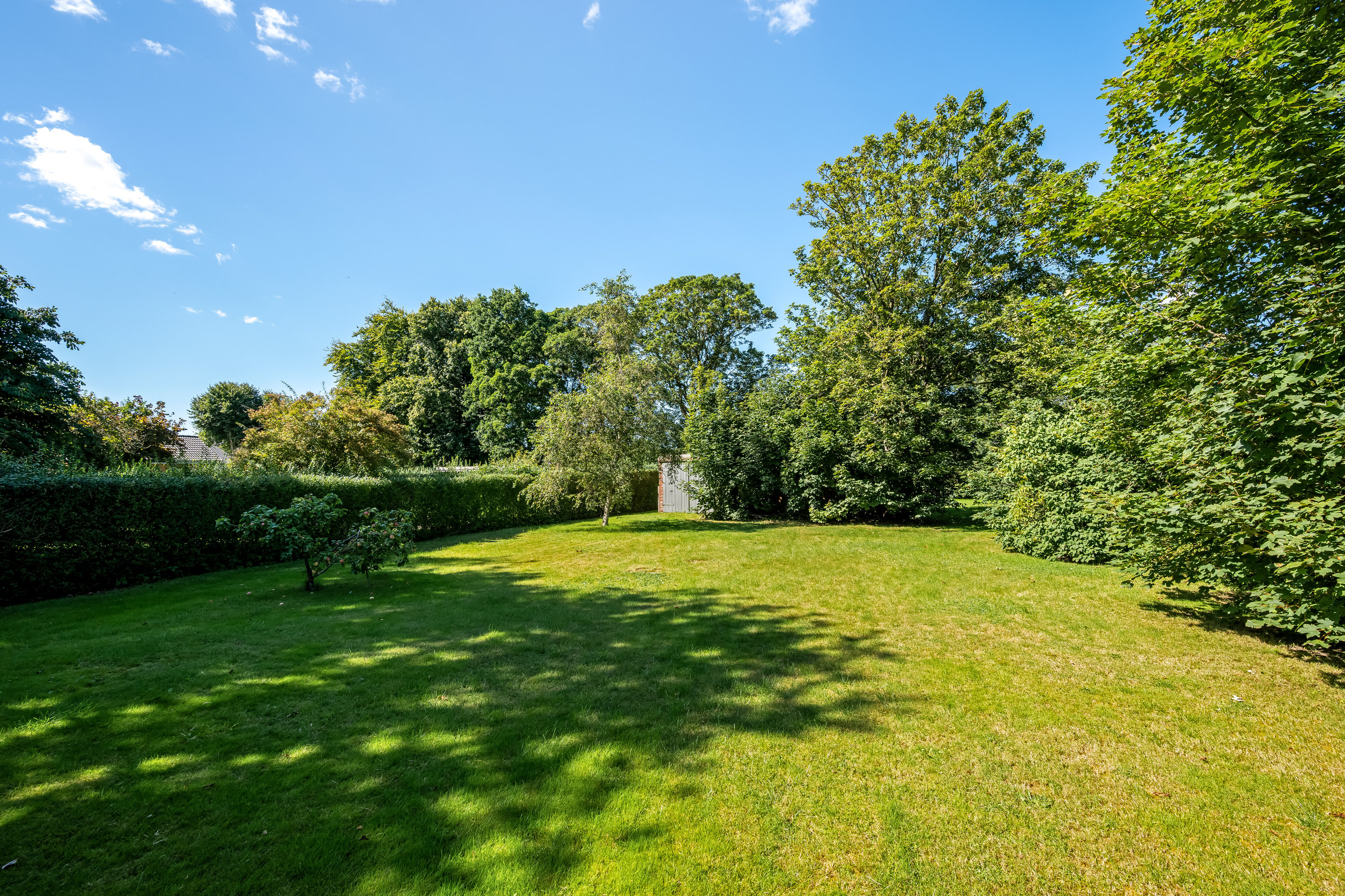 Fremhævet have billede i fuldskærmstilstand. Billede af Poppelalle 14, 6900 Skjern