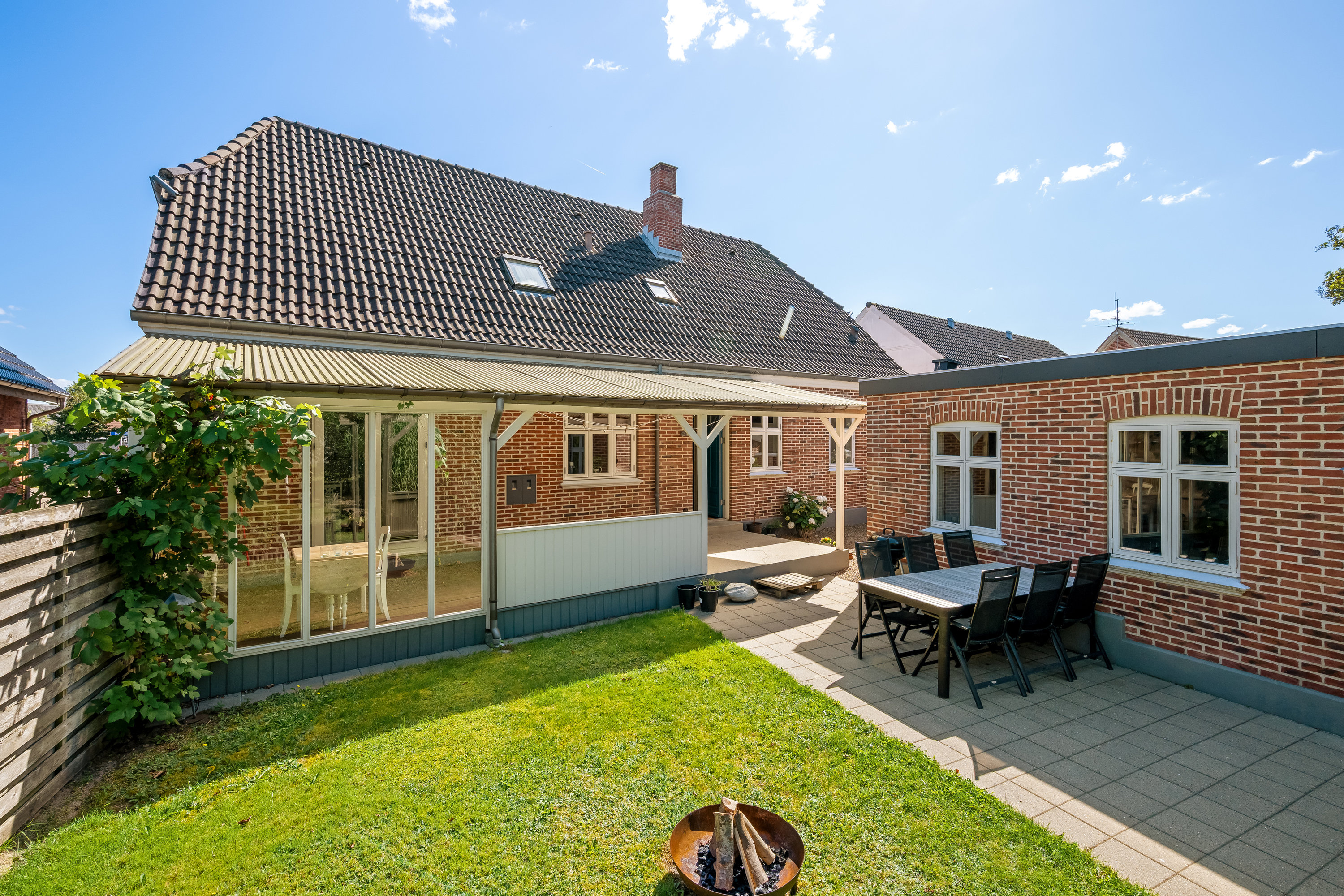 Miniaturebillede 2: facade. Billede af Poppelalle 14, 6900 Skjern