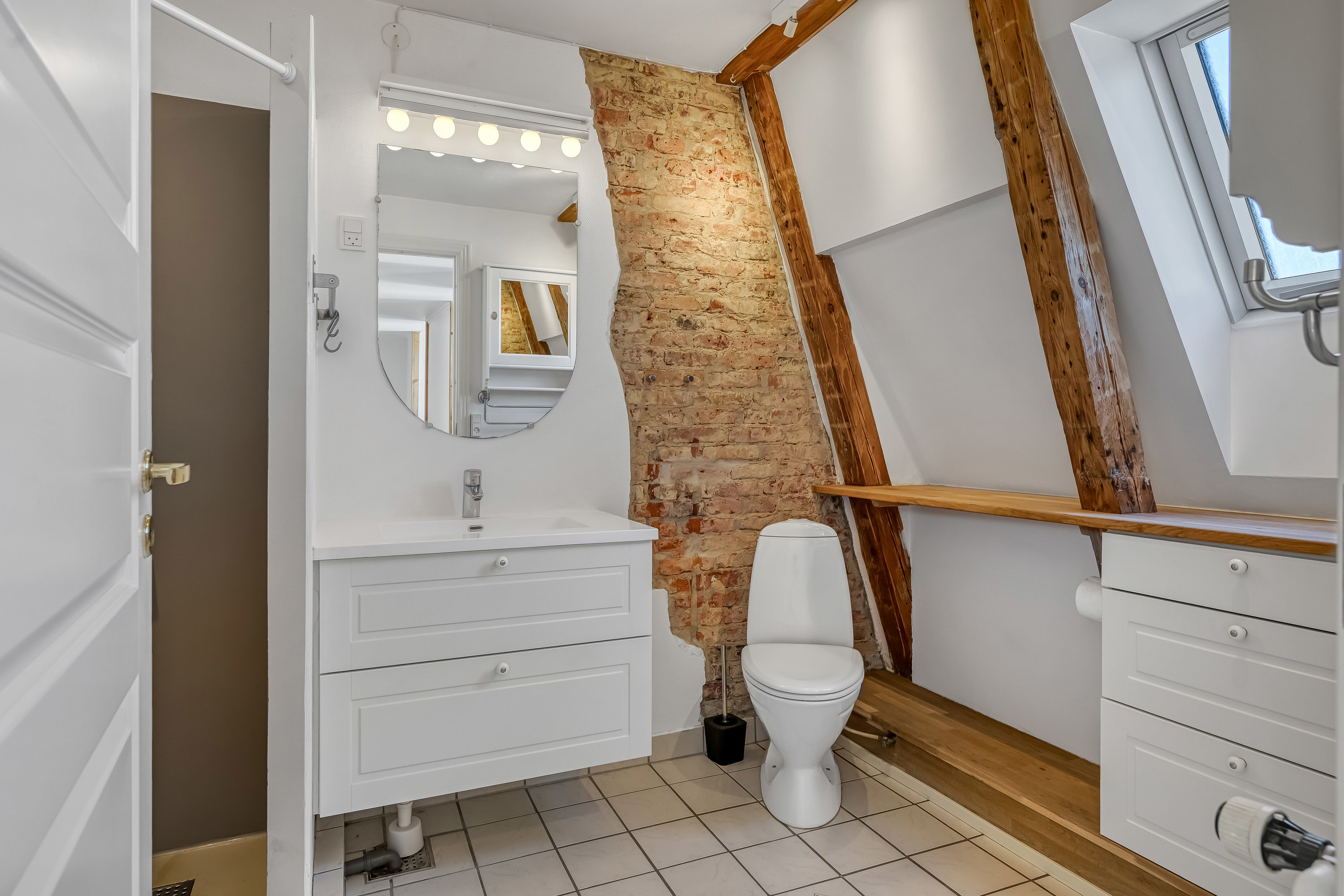 Fremhævet badeværelse billede i fuldskærmstilstand. Billede af Danmarksgade 16, 2., 6700 Esbjerg